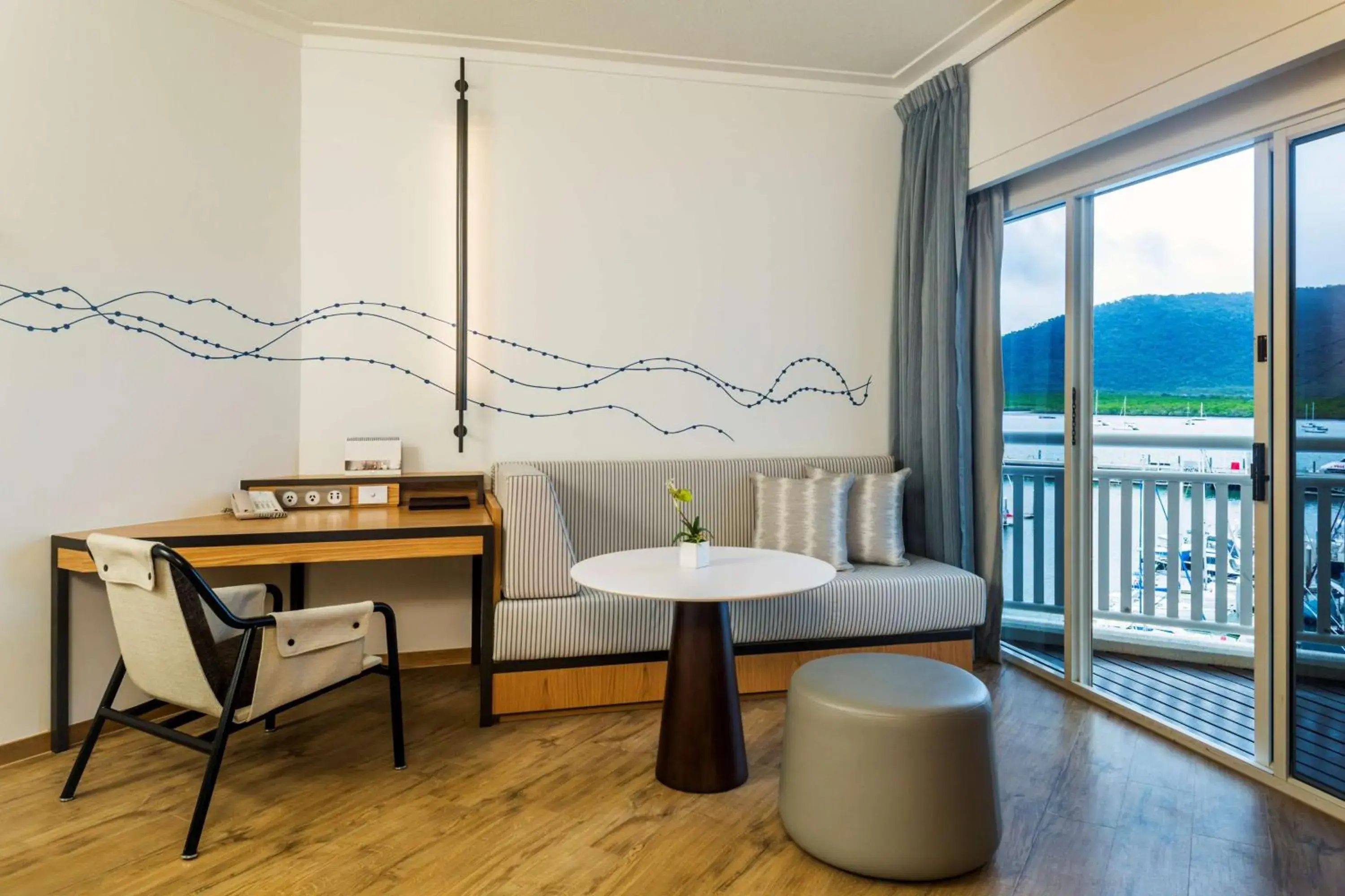 Executive Marina Twin Room in Shangri-La The Marina, Cairns Executive Marina Twin Room in Shangri-La The Marina, Cairns