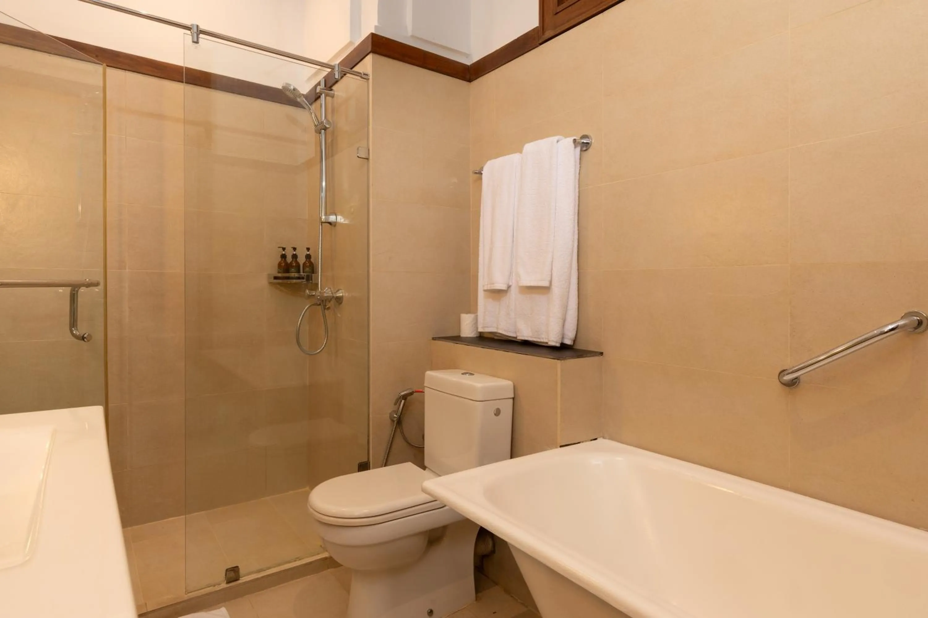 Bathroom in Hotel Suisse Kandy - Since 1890