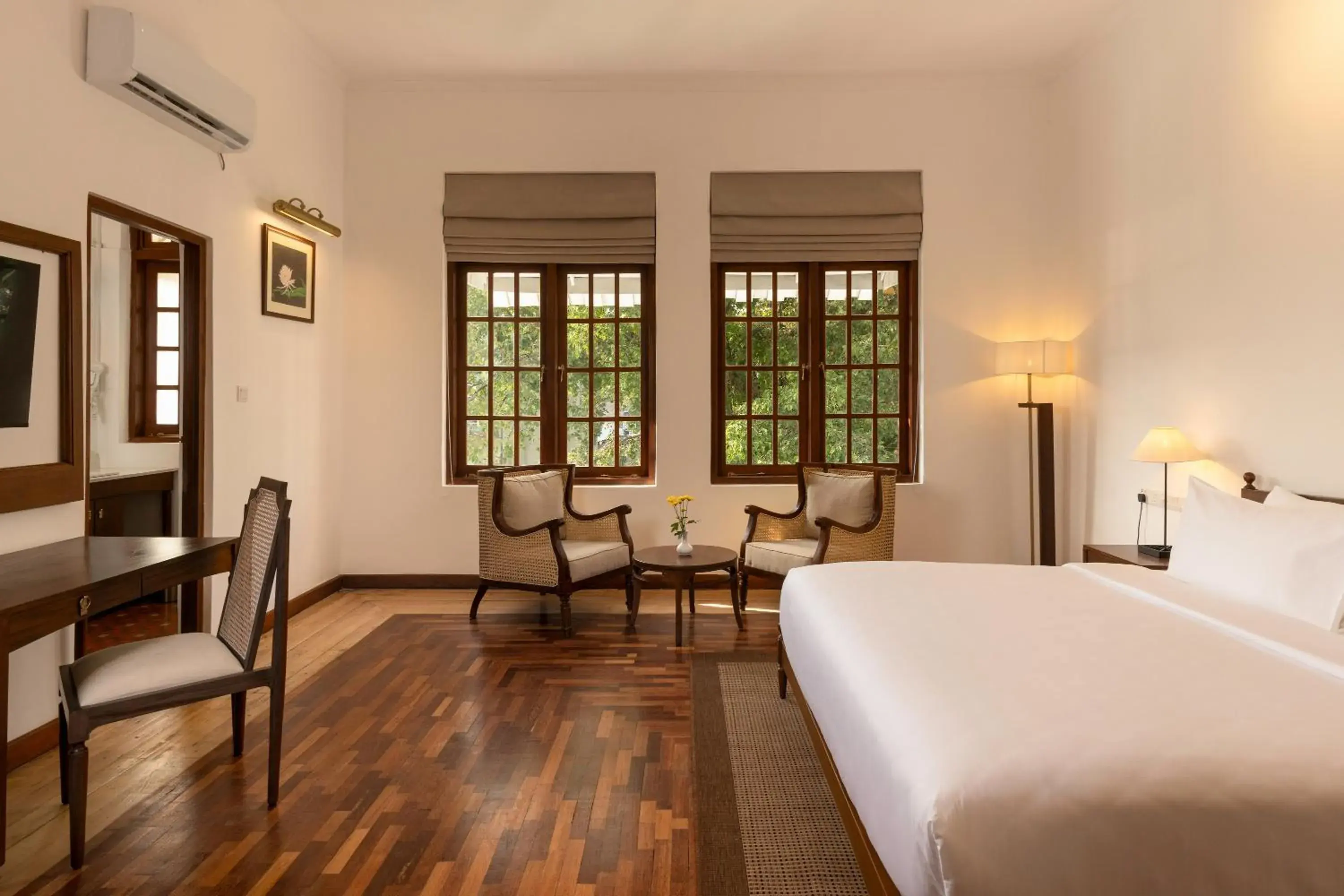 Deluxe Double or Twin Room in Hotel Suisse Kandy - Since 1890 Deluxe Double or Twin Room in Hotel Suisse Kandy - Since 1890