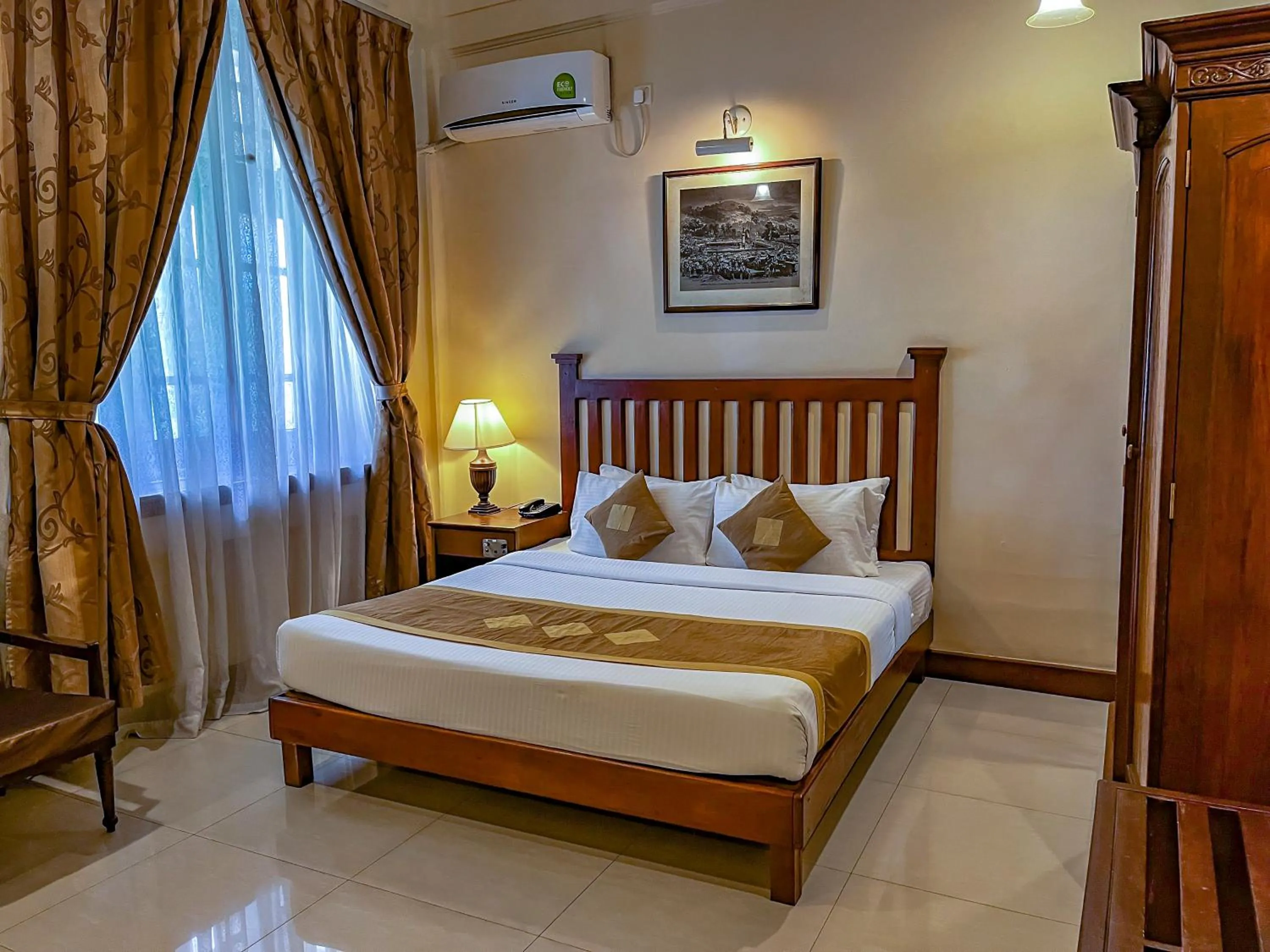 Superior Room in Hotel Suisse Kandy - Since 1890