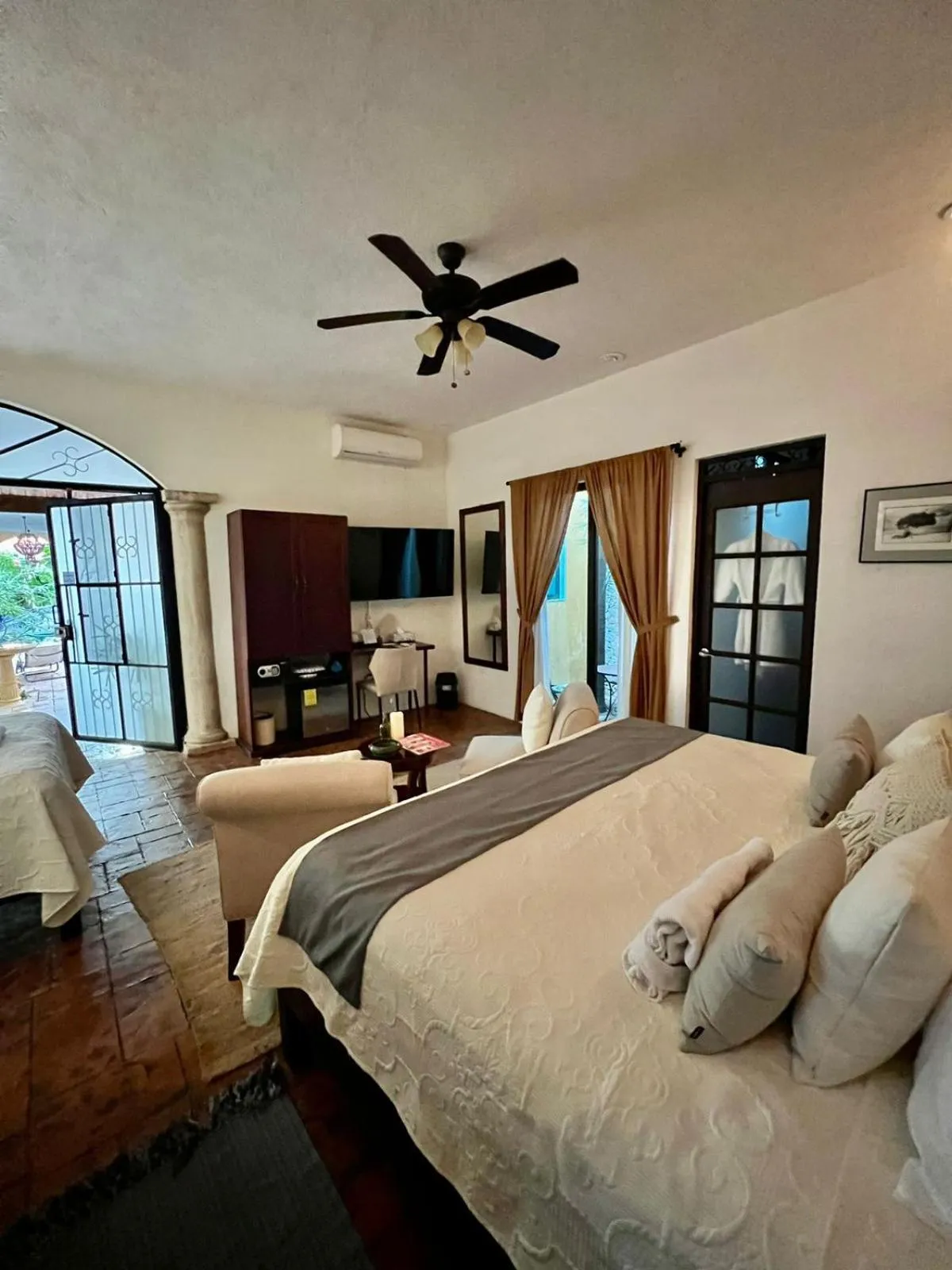 Bedroom, Bed in Casa Dos Lirios Hotel Boutique