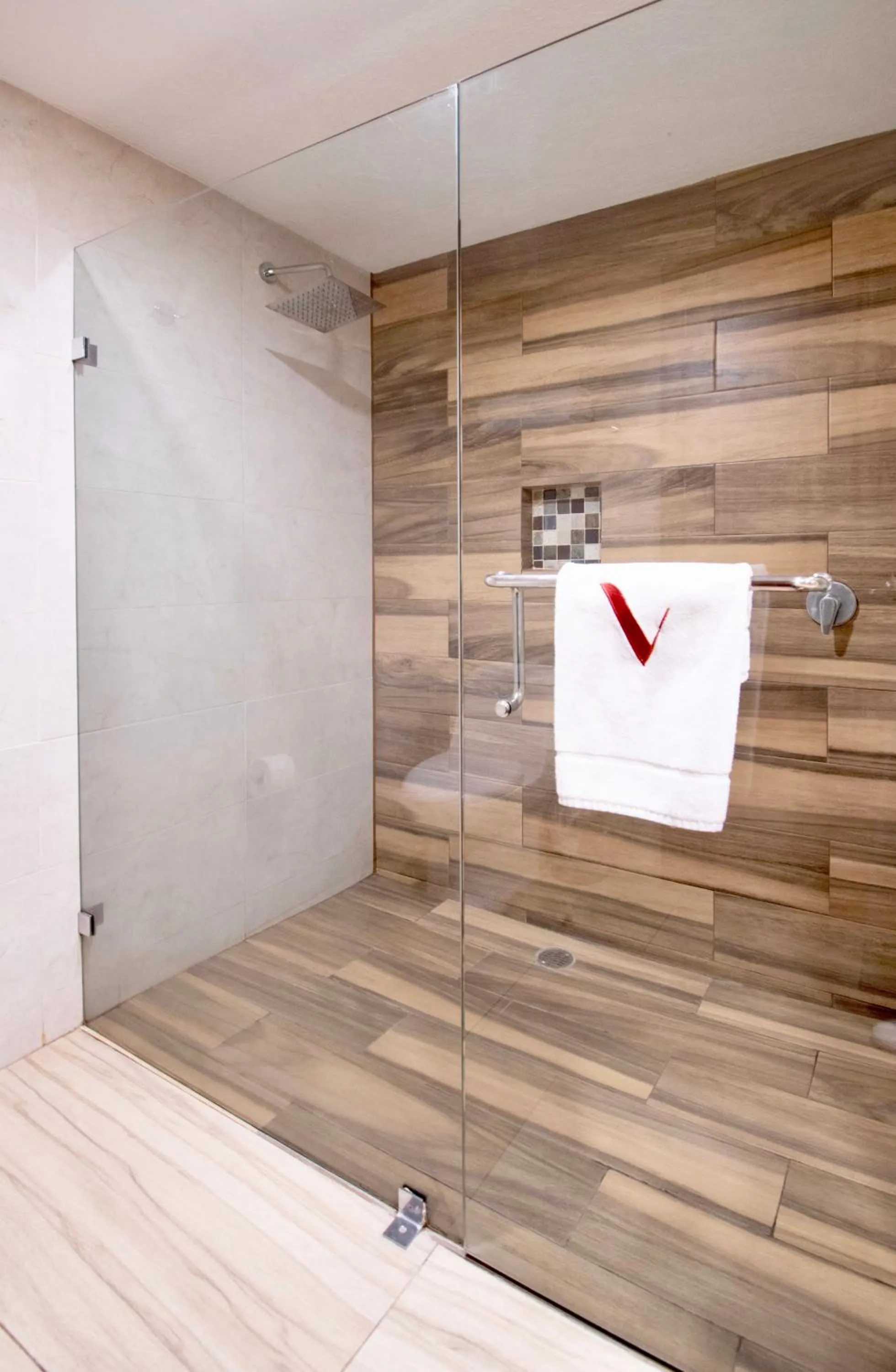 Bathroom in Hotel Velvet Plaza