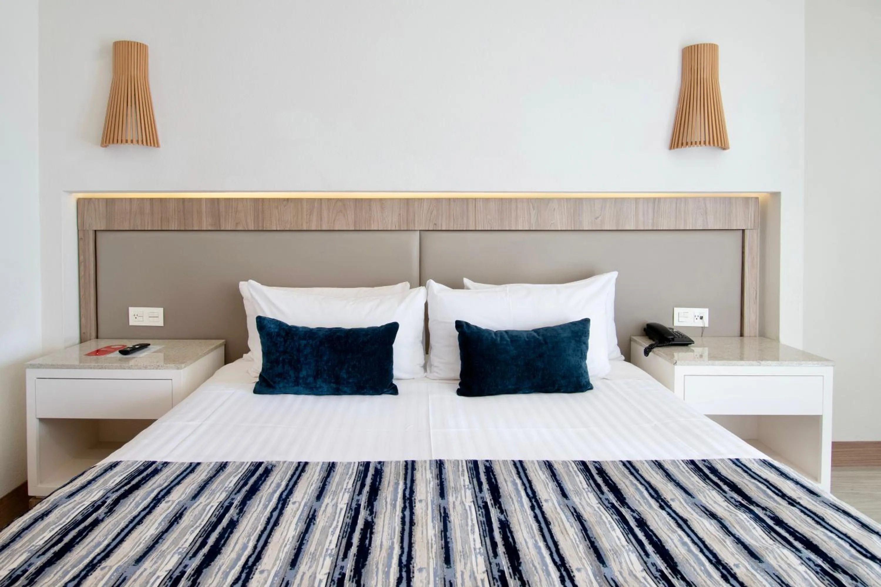 Bedroom, Bed in Hotel Velvet Plaza