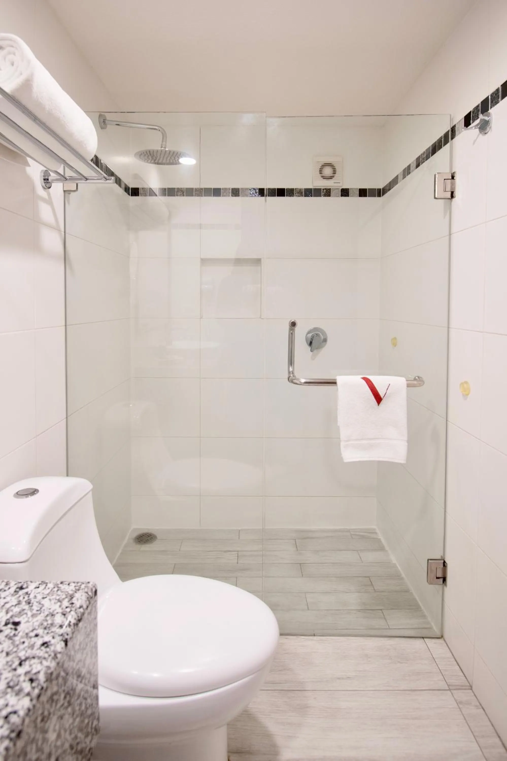 Bathroom in Hotel Velvet Plaza