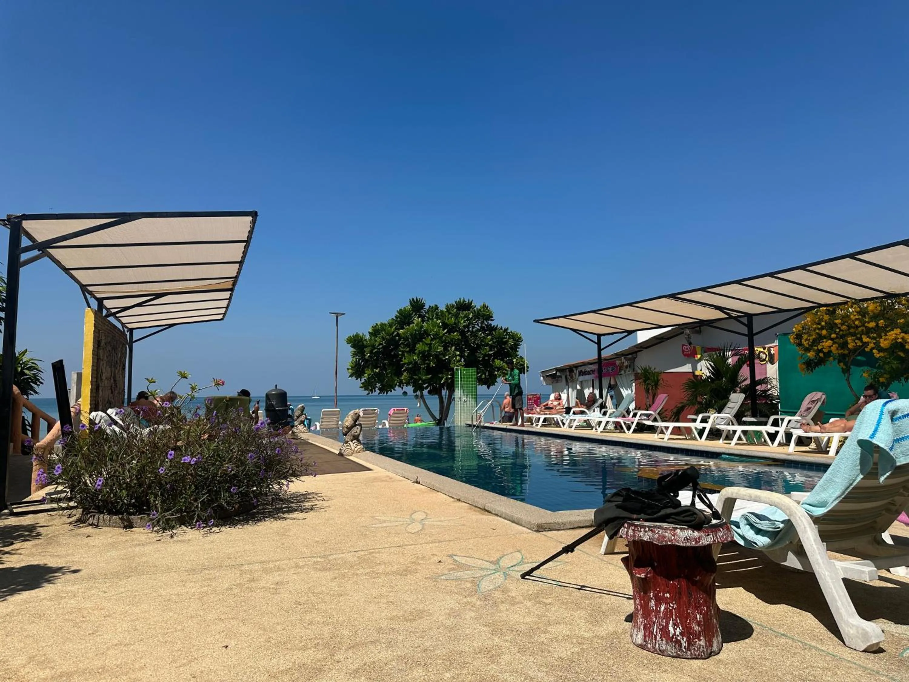 Swimming pool in Lanta Garden Home