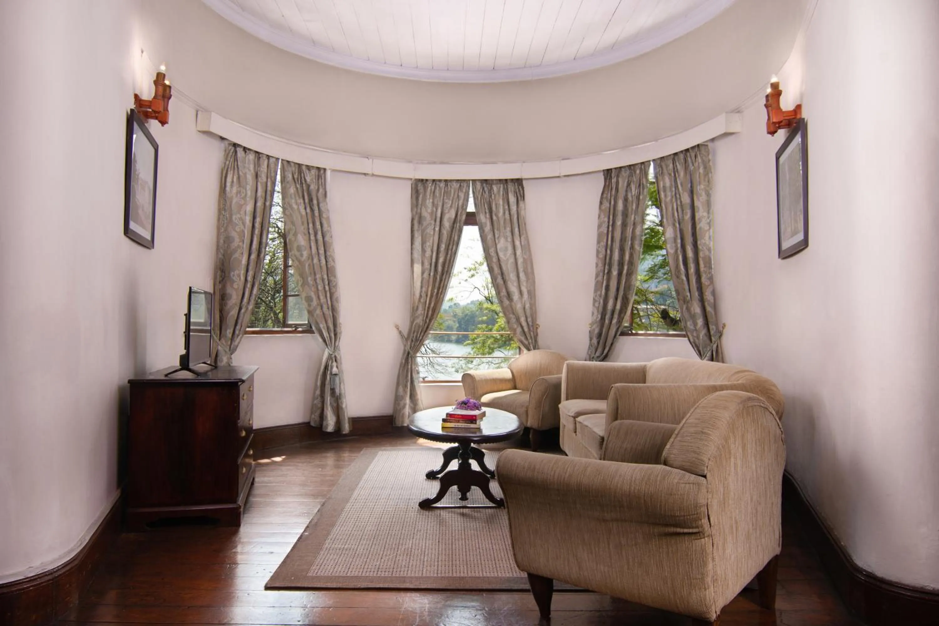 Living room in Queen's Hotel Kandy - 160 Years of Heritage & Luxury