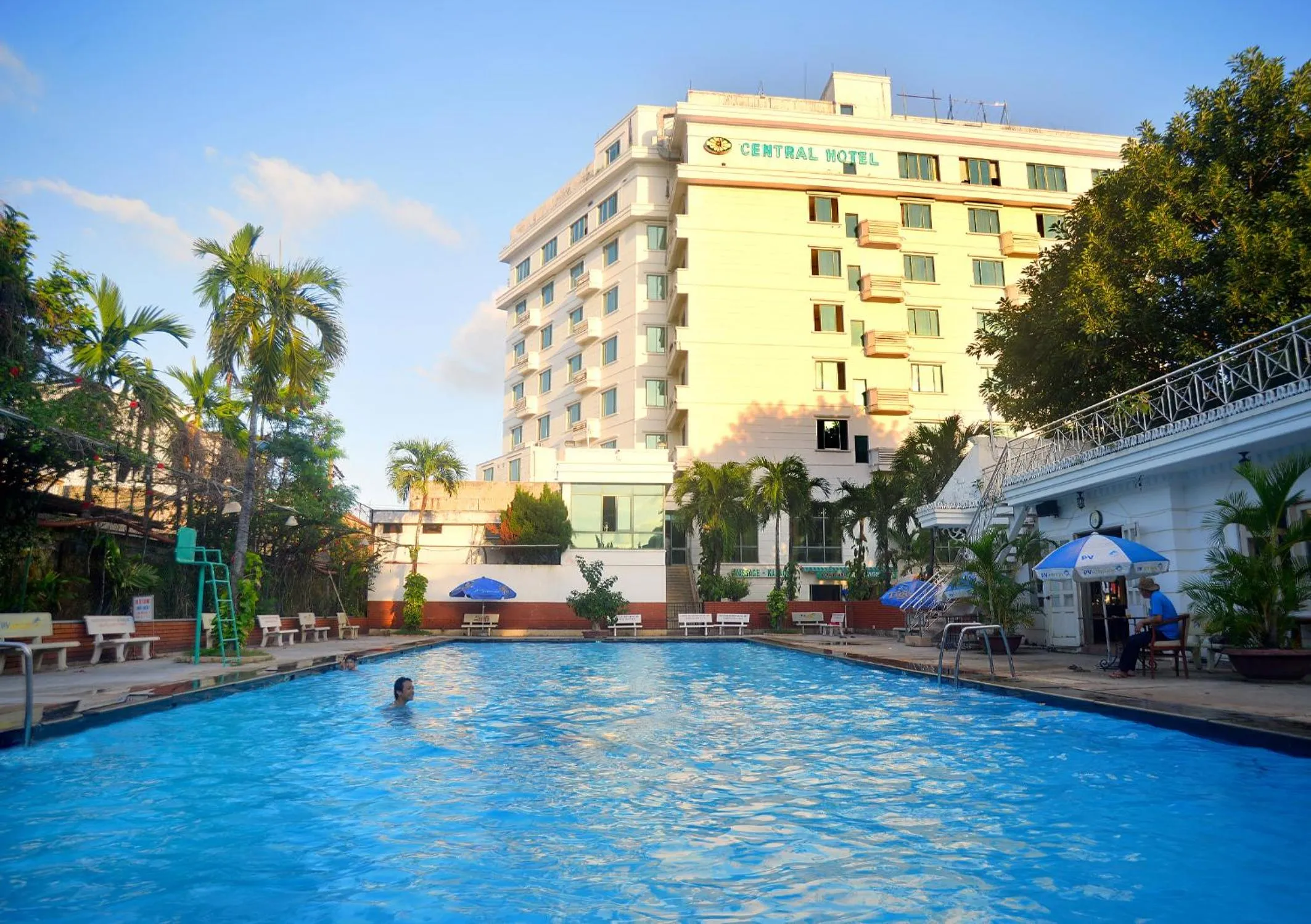 Swimming pool in Central Hotel