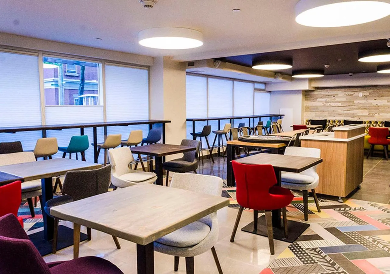 Restaurant/places to eat in LIV Extended Stay