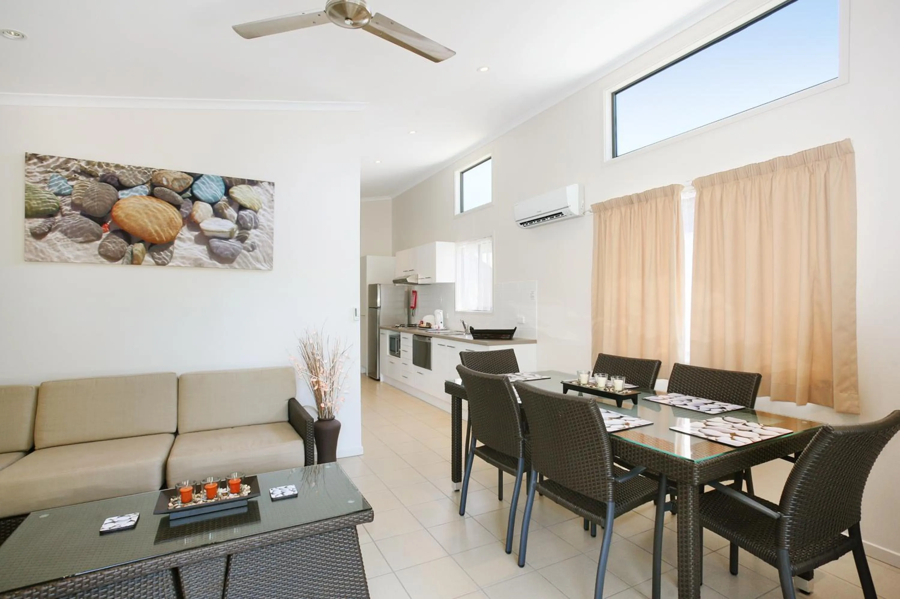 Living room in Lorikeet Holiday Park