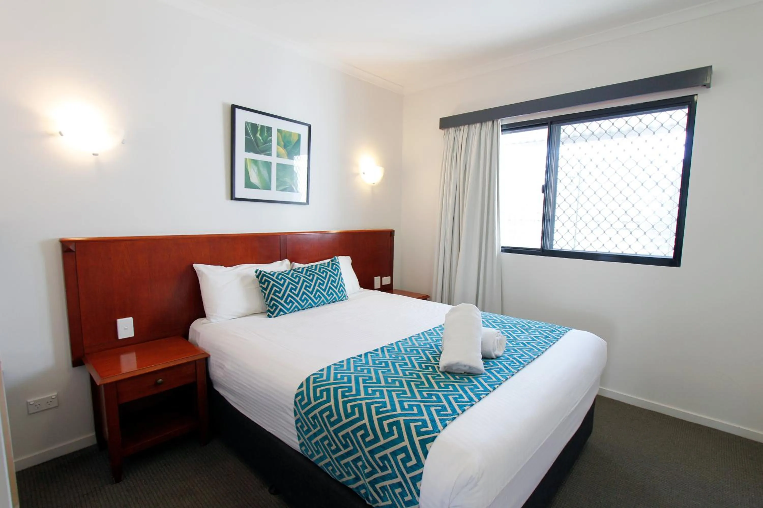 Bedroom, Bed in Coffee House Apartment Motel