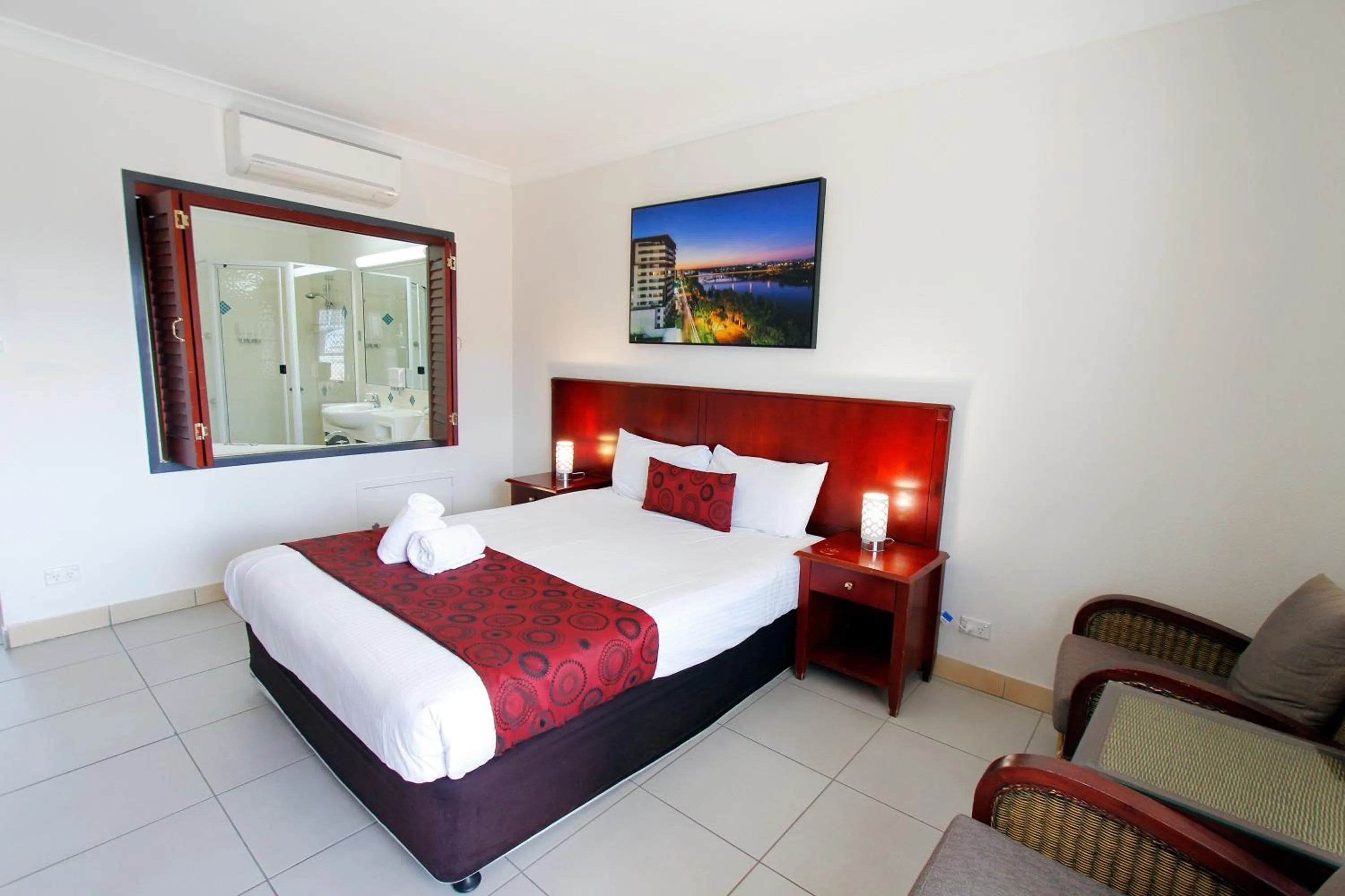 Bedroom, Bed in Coffee House Apartment Motel