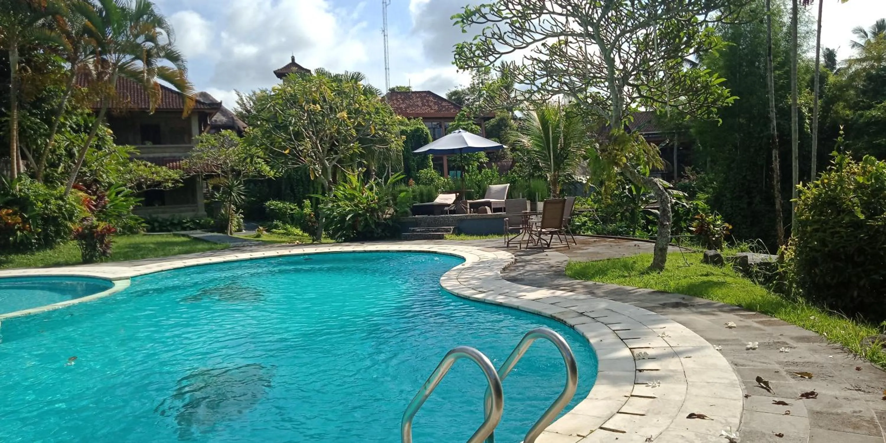 Swimming pool in Puri Padi