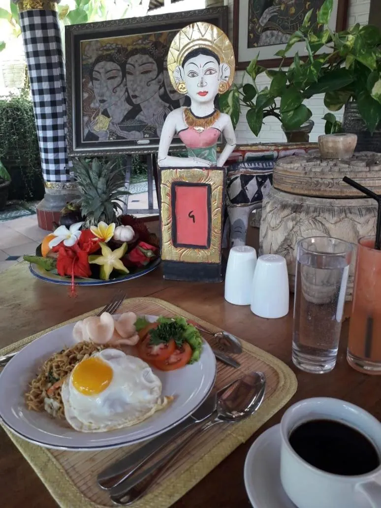 Breakfast in Puri Padi