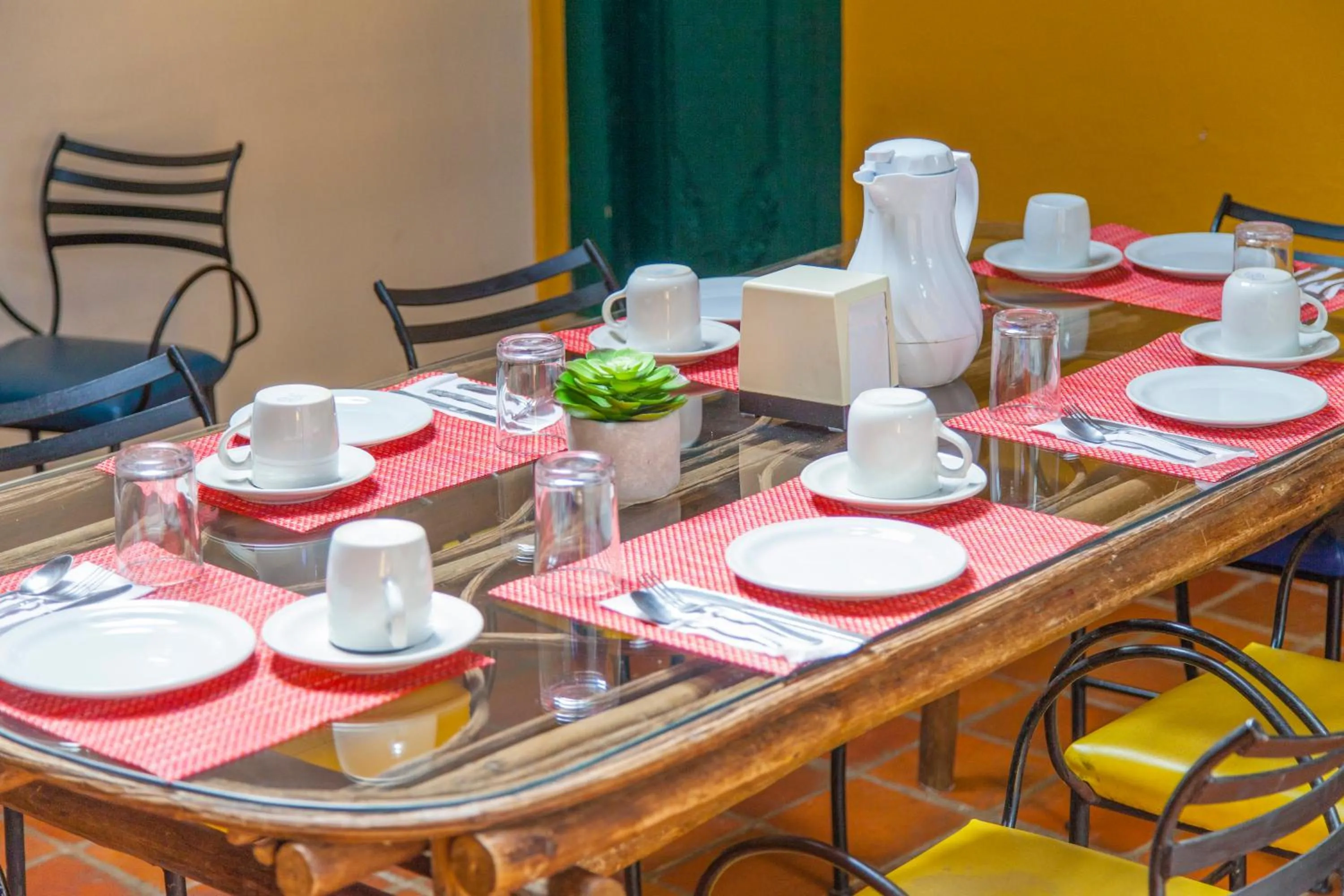 Restaurant/places to eat in Hotel Adobe y Teja