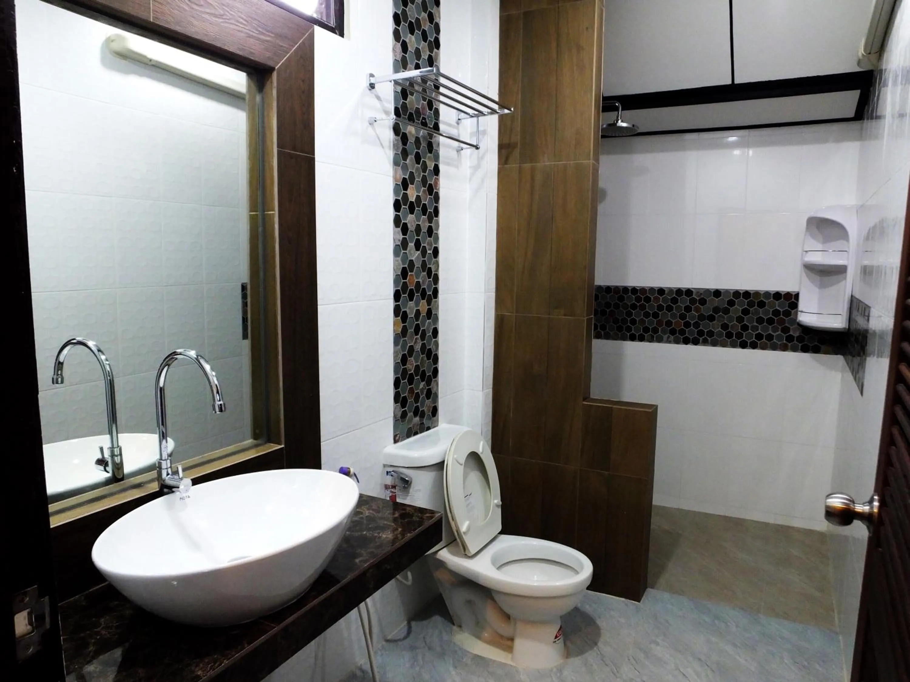 Bathroom in Blue Andaman Lanta Resort