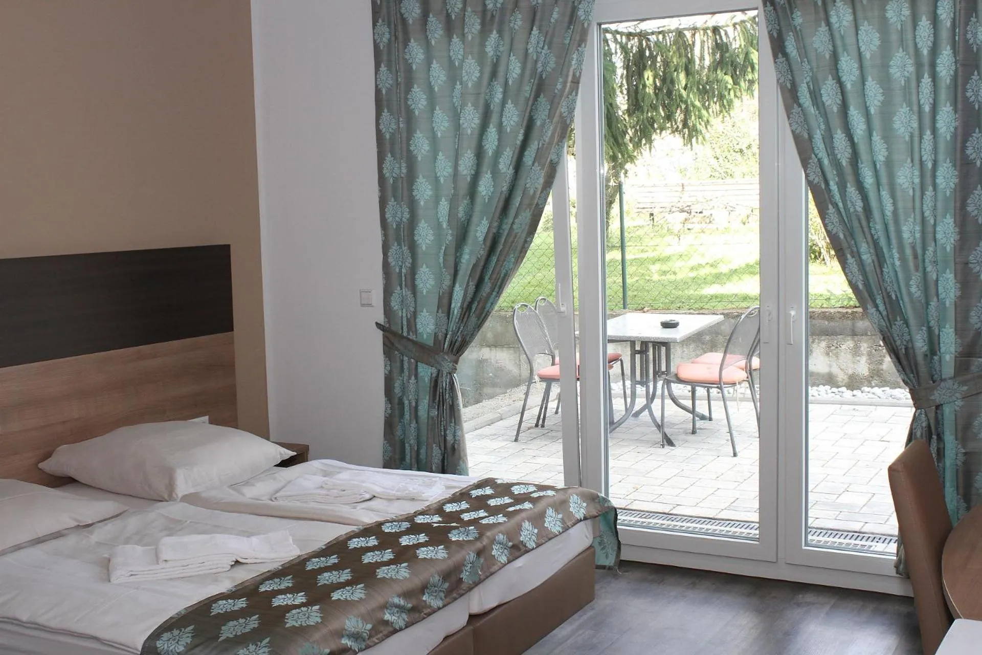 Balcony/Terrace, Bed in Hotel Pizzeria Da Beni