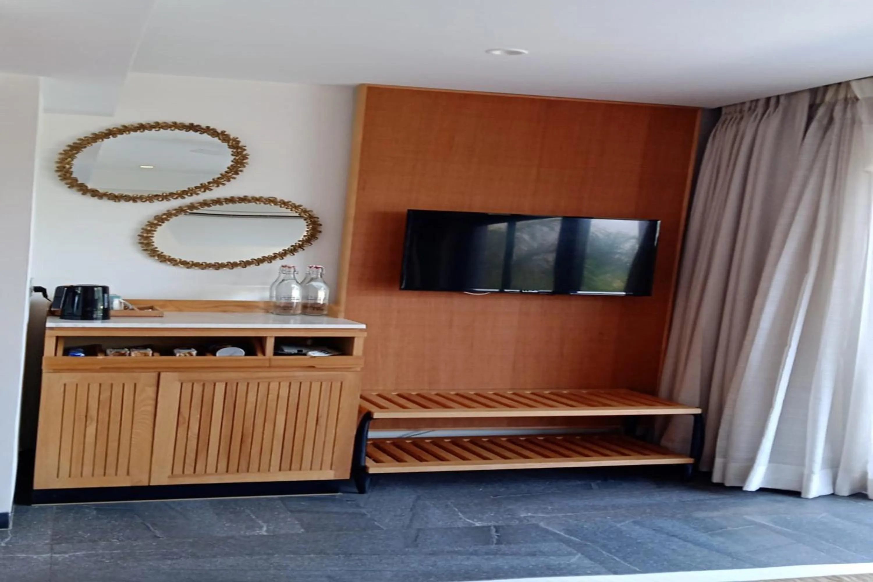 room service in Beleza By The Beach