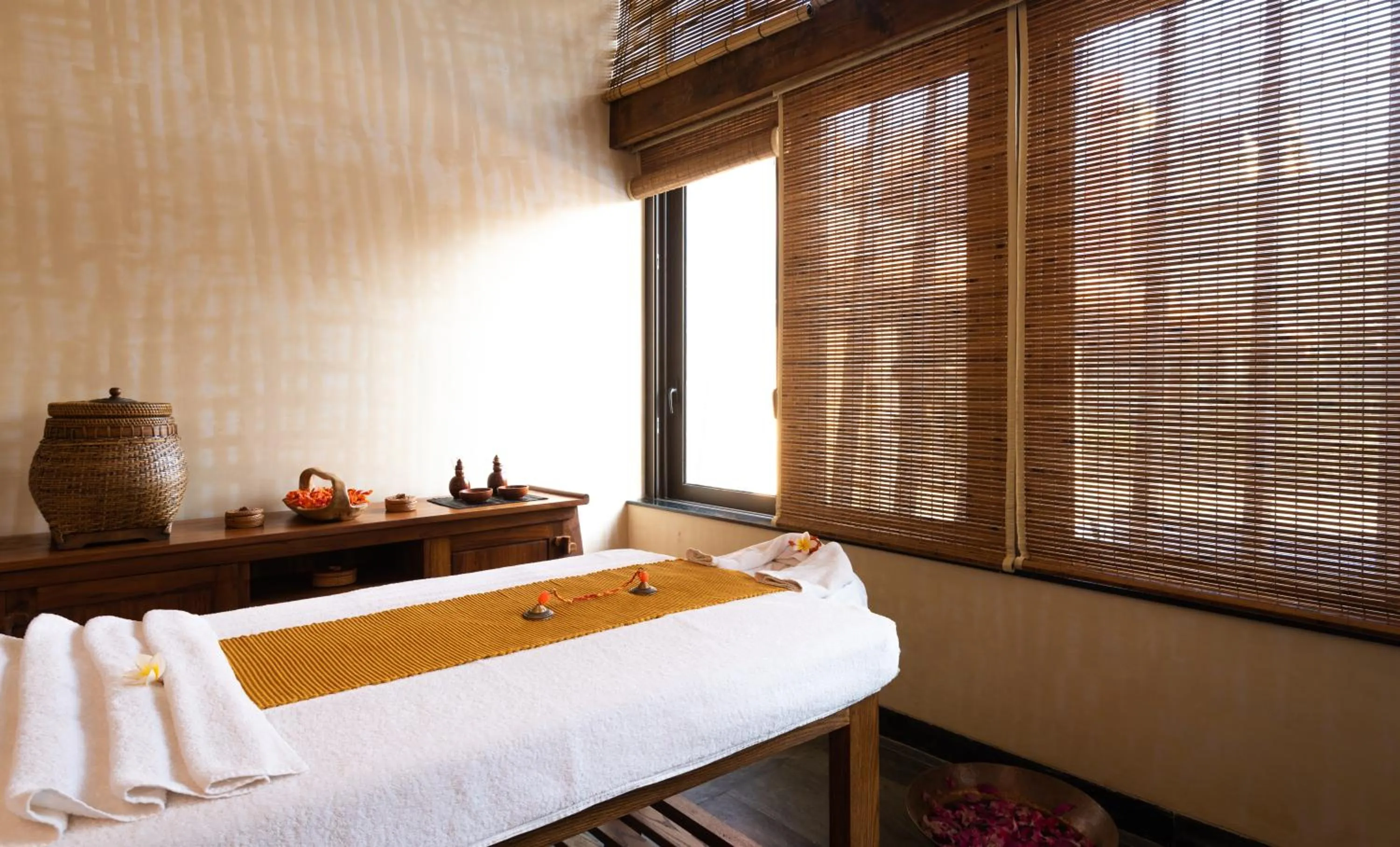 Massage in Beleza By The Beach