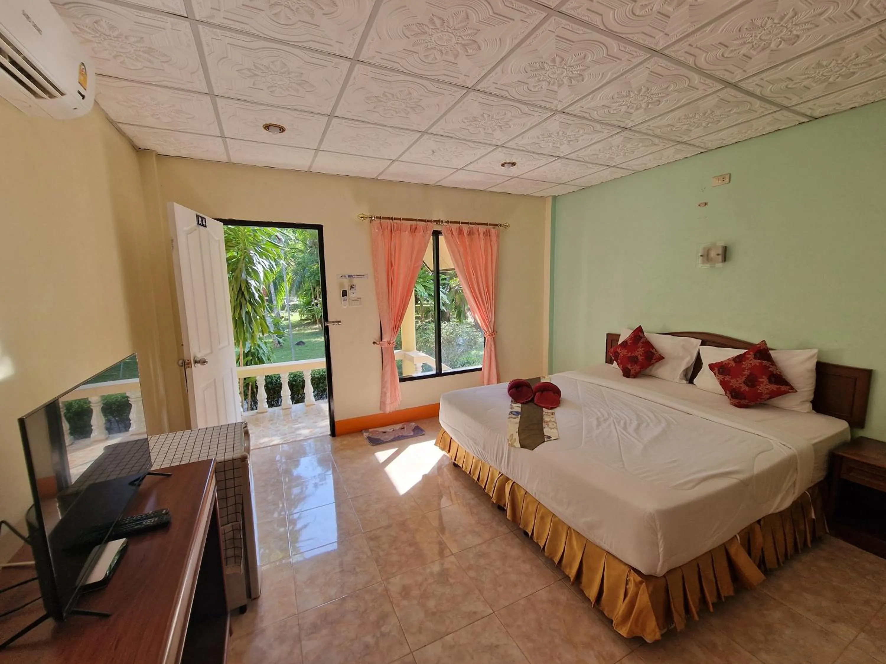 Bed in Rim Khao Resort