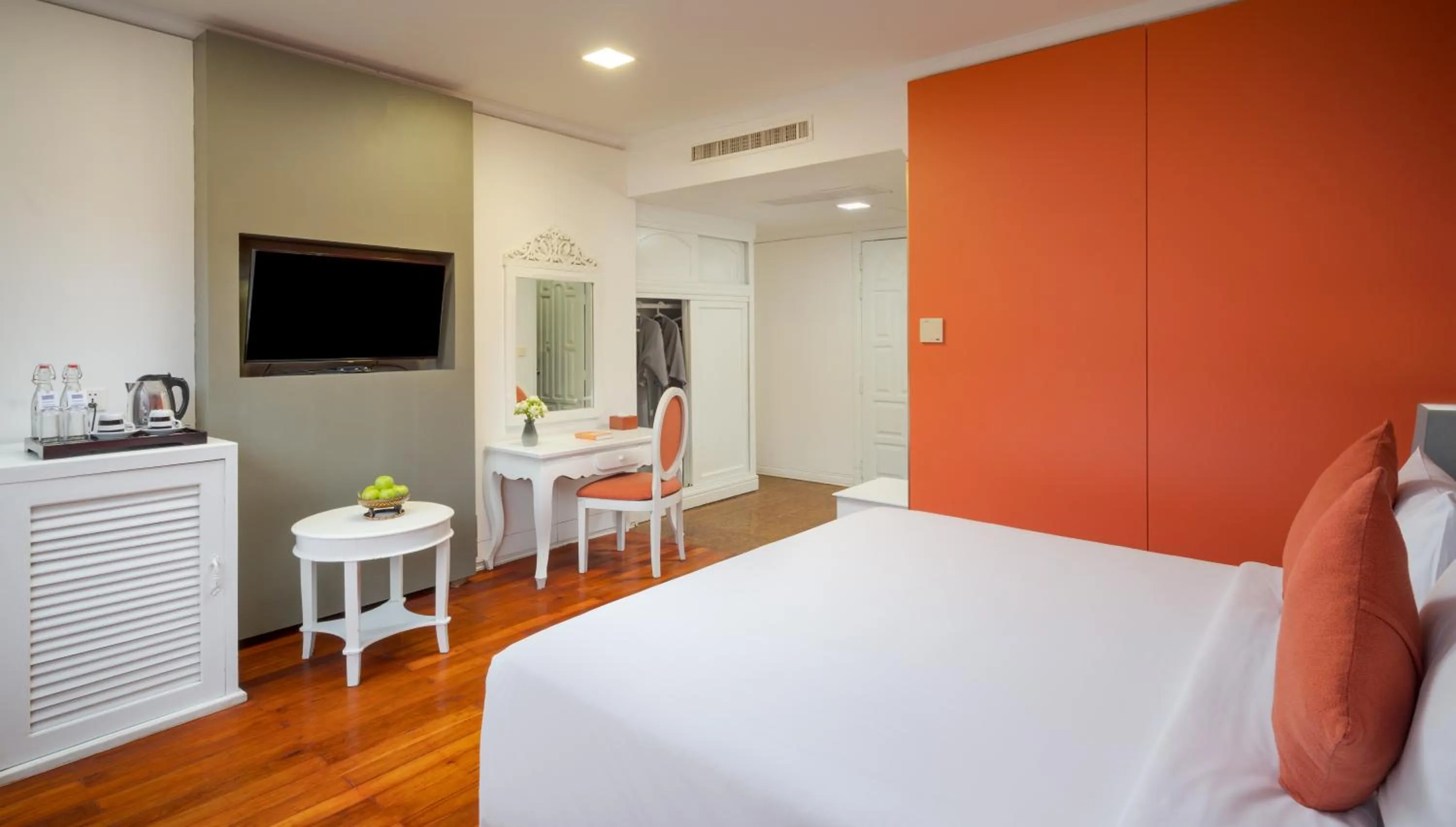 Bed in Memoire Siem Reap Hotel