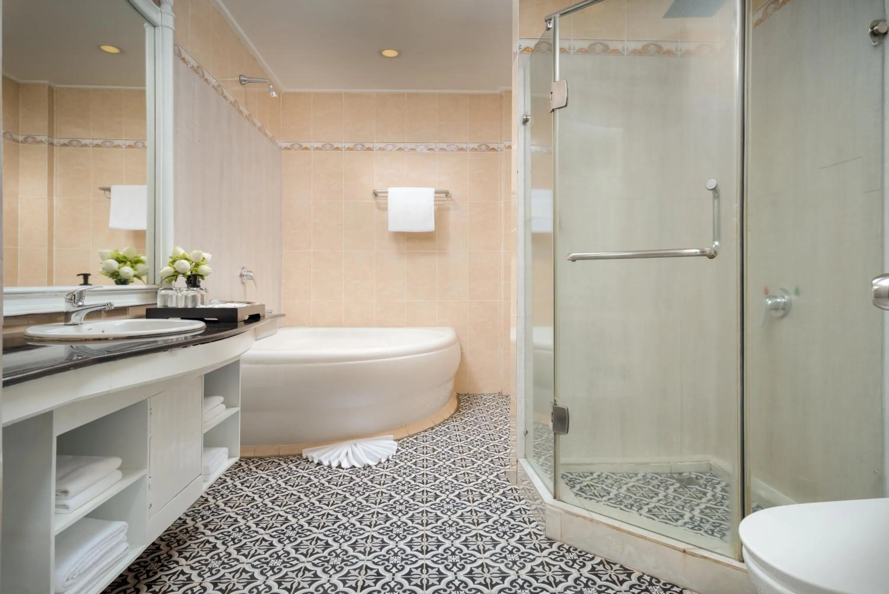 Bathroom in Memoire Siem Reap Hotel