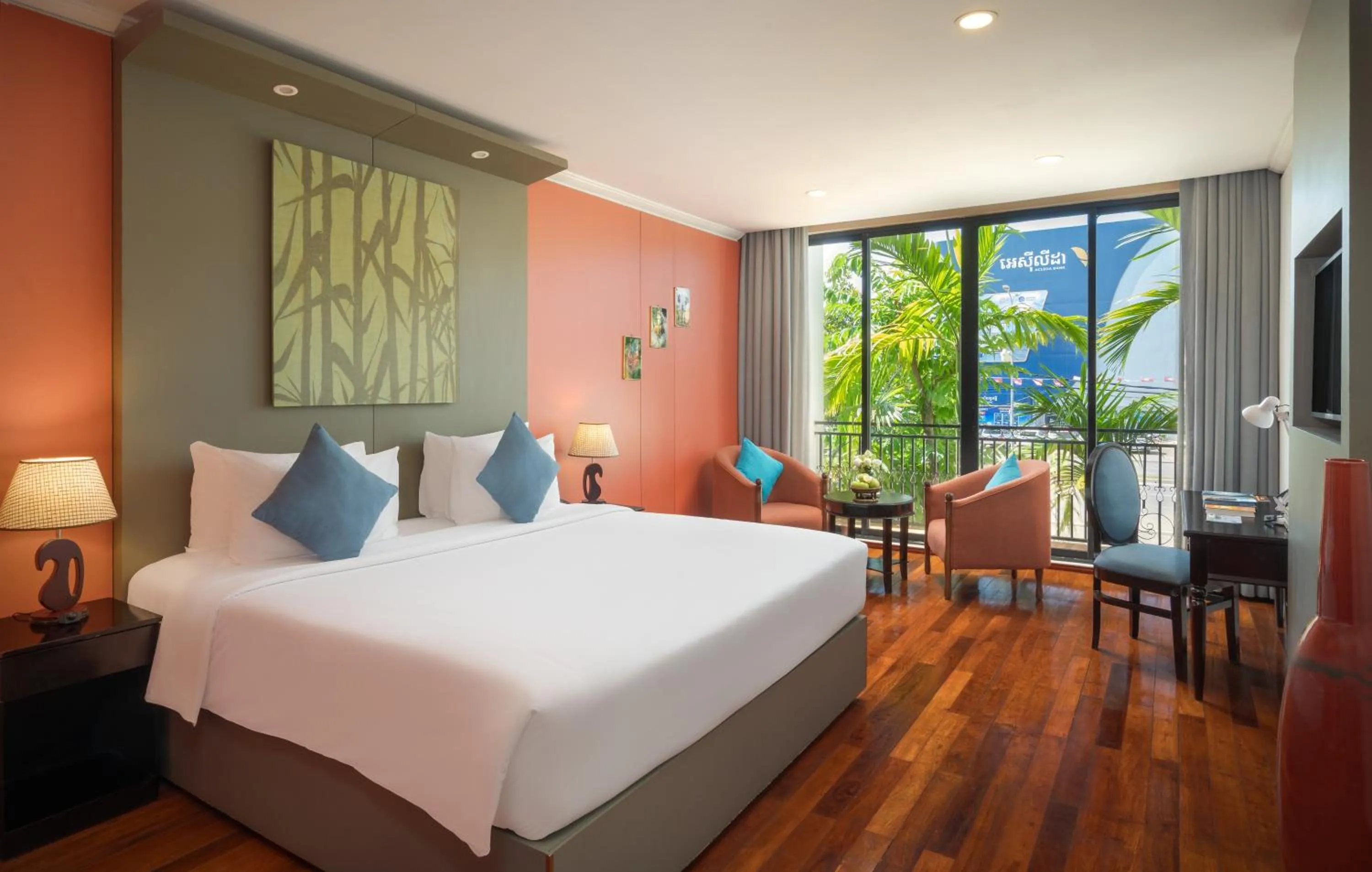 Photo of the whole room, Bed in Memoire Siem Reap Hotel