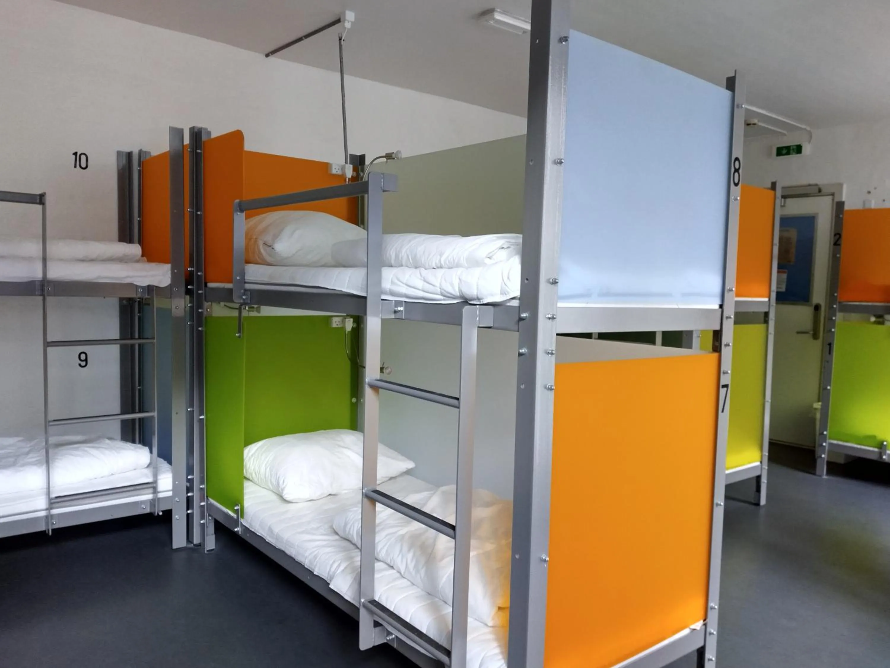 bunk bed, Bed in Sleep in Heaven