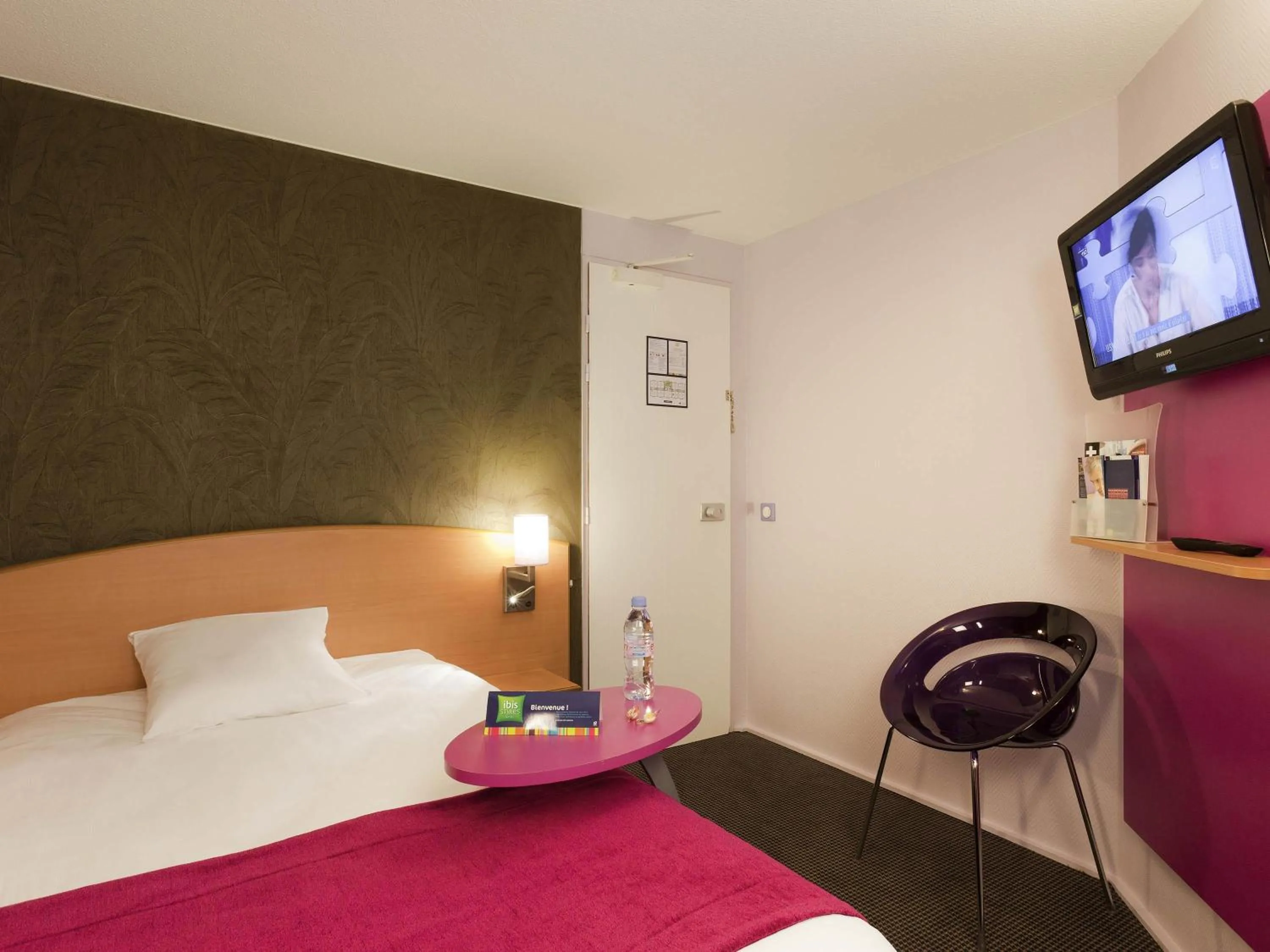 Bedroom, Bed in ibis Styles Bourg-en-Bresse Centre