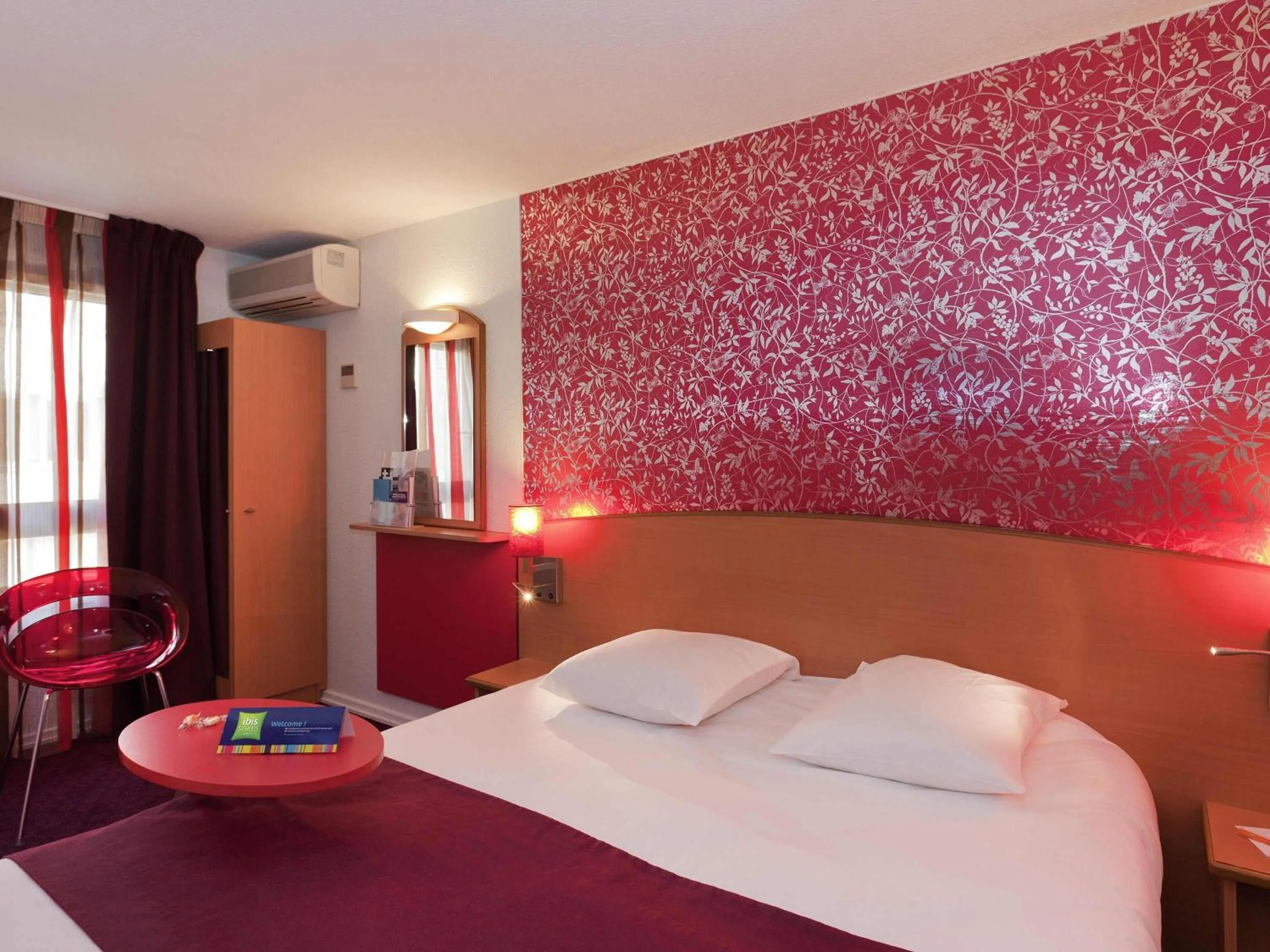 Bedroom, Bed in ibis Styles Bourg-en-Bresse Centre