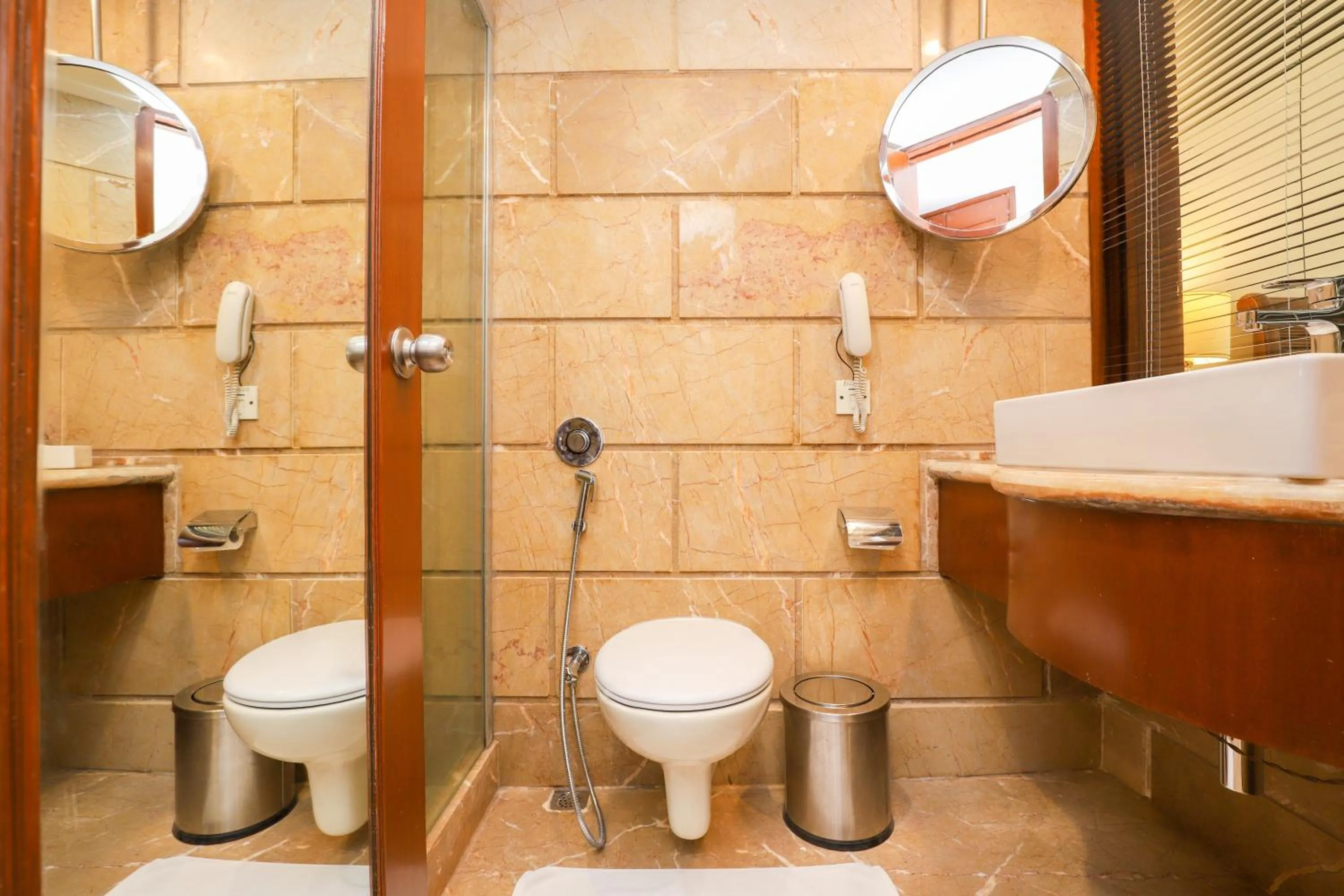 Bathroom in Hotel The Royal Plaza