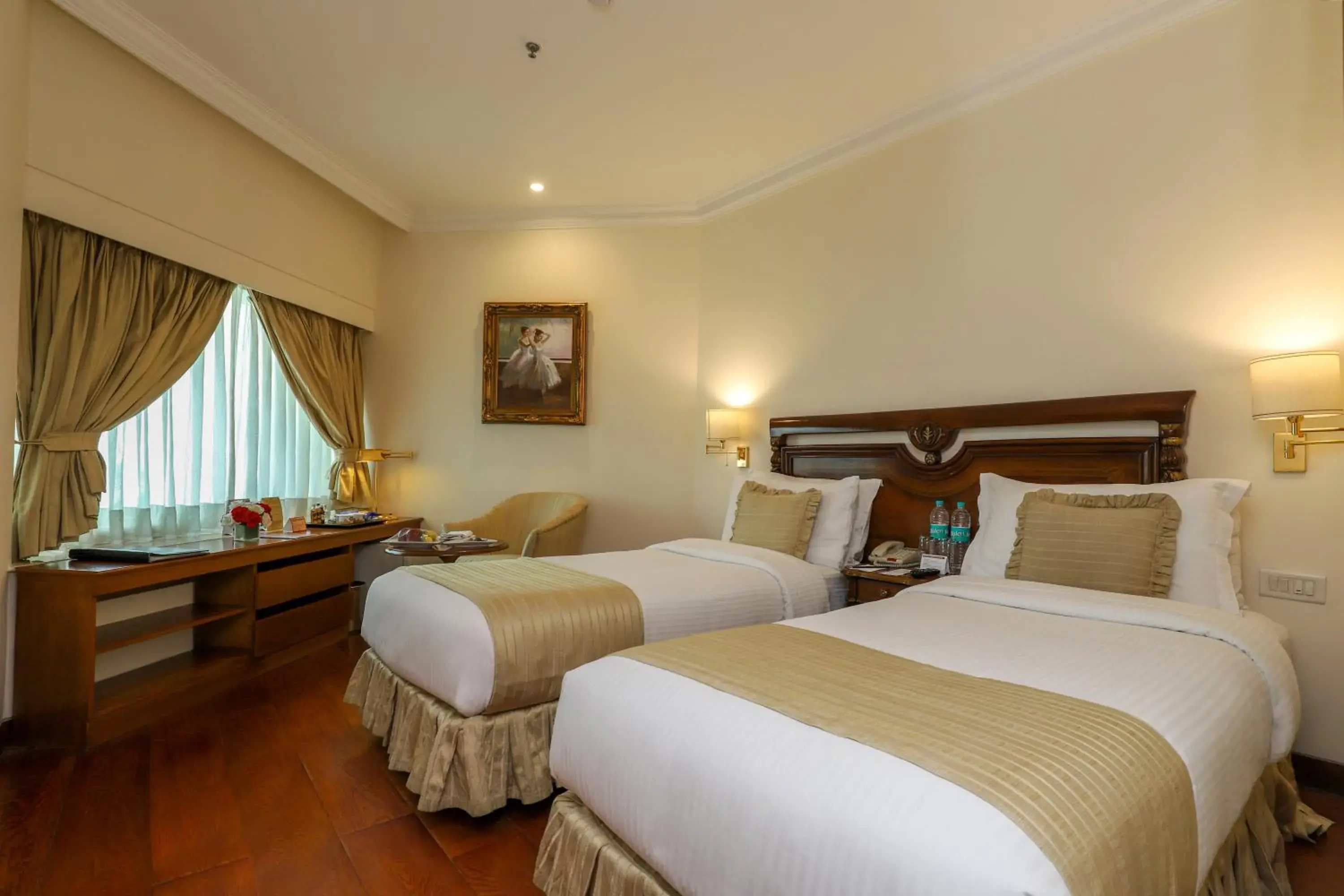 Standard Twin Room - 15% Discount on Food & Soft Beverages in Hotel The Royal Plaza Standard Twin Room - 15% Discount on Food & Soft Beverages in Hotel The Royal Plaza