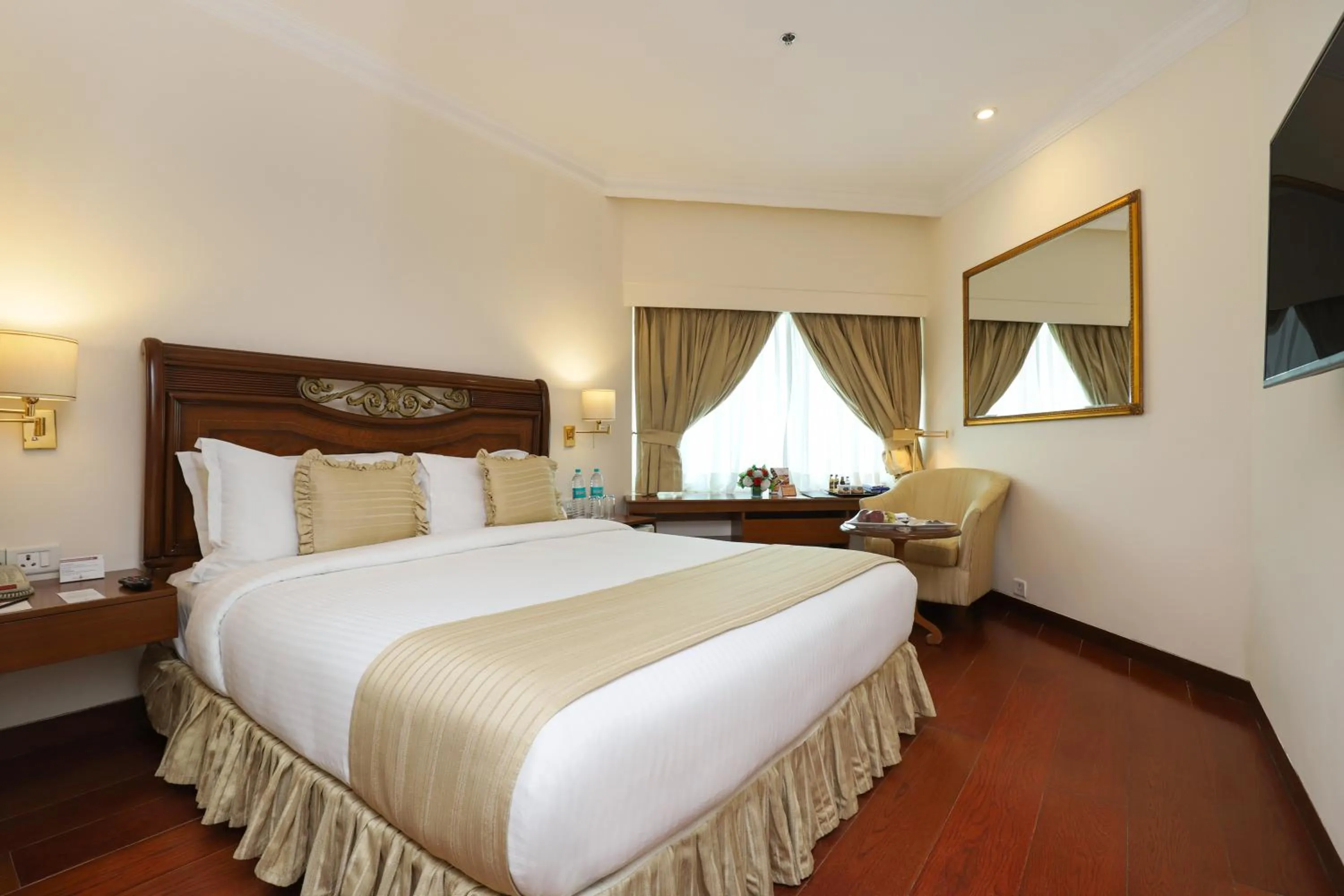 Bed in Hotel The Royal Plaza