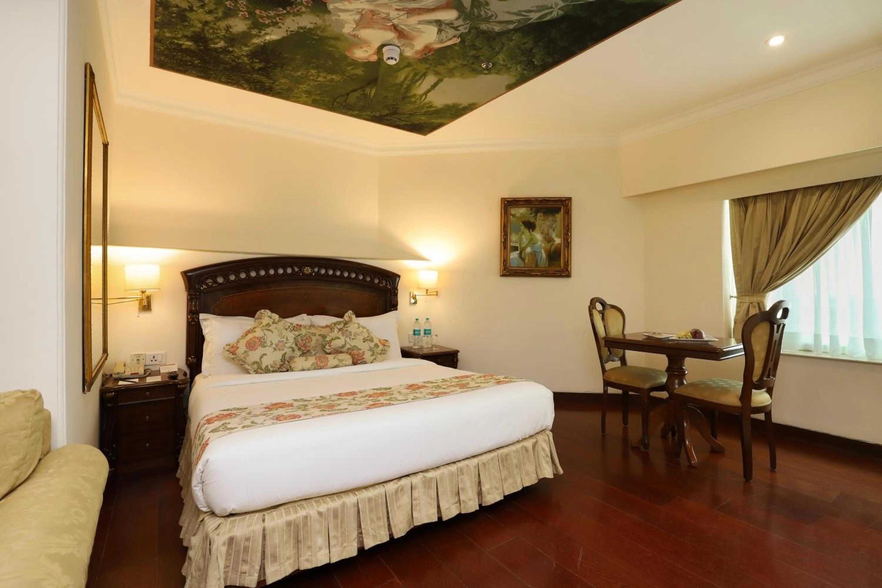 Bed in Hotel The Royal Plaza