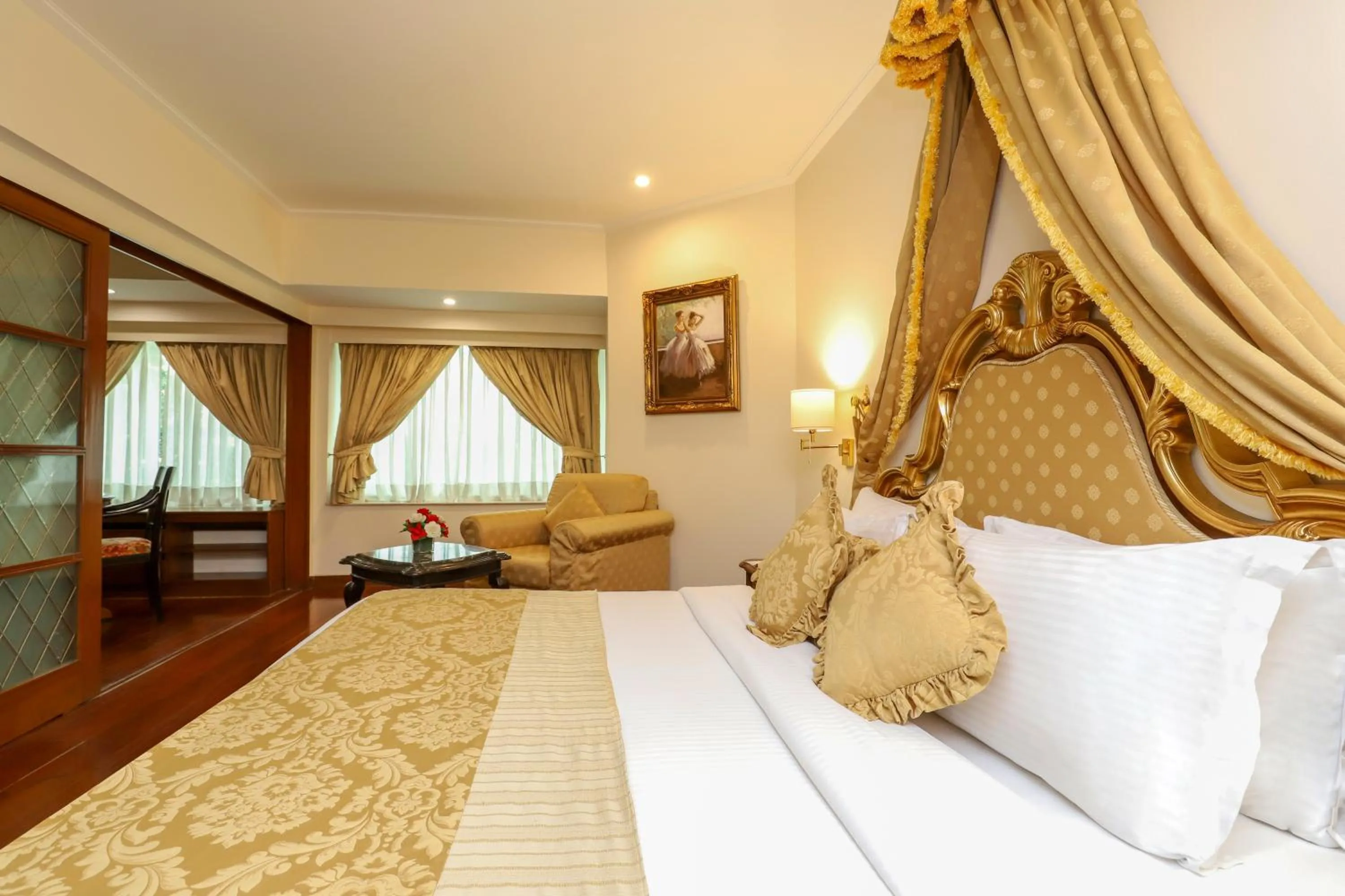 Bed in Hotel The Royal Plaza