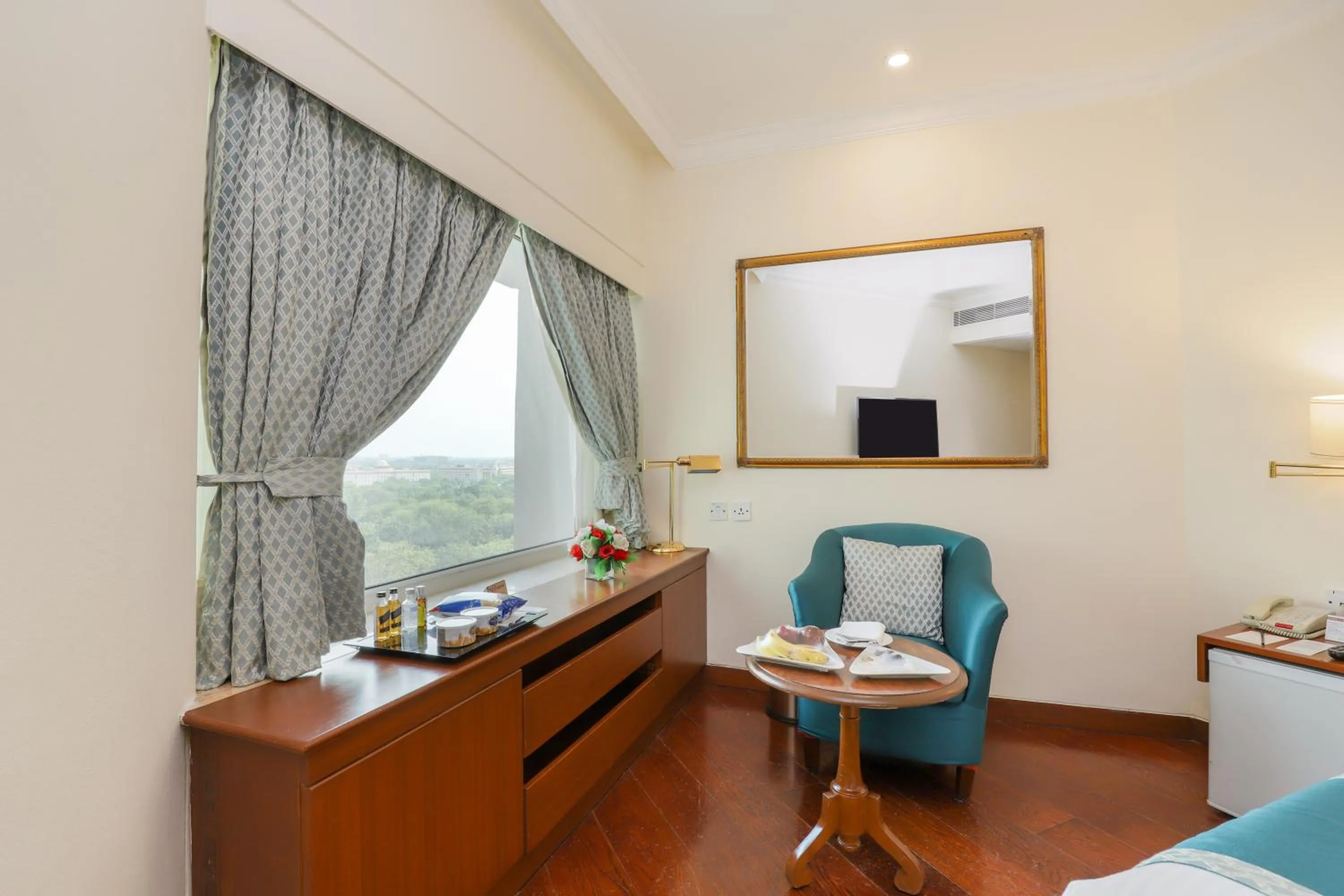 Living room in Hotel The Royal Plaza