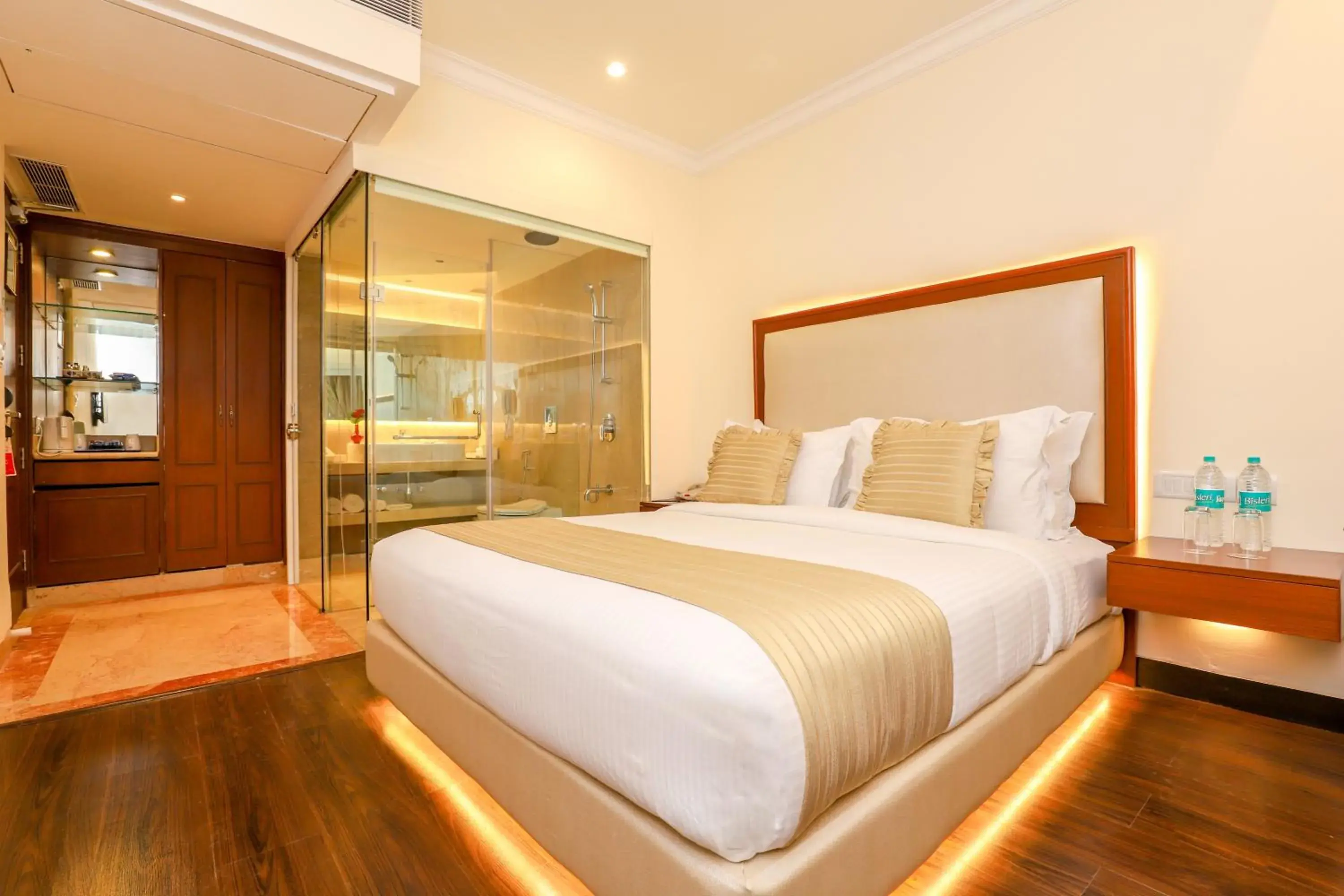 Premium Room - 15% Discount on Food & Soft Beverages in Hotel The Royal Plaza Premium Room - 15% Discount on Food & Soft Beverages in Hotel The Royal Plaza
