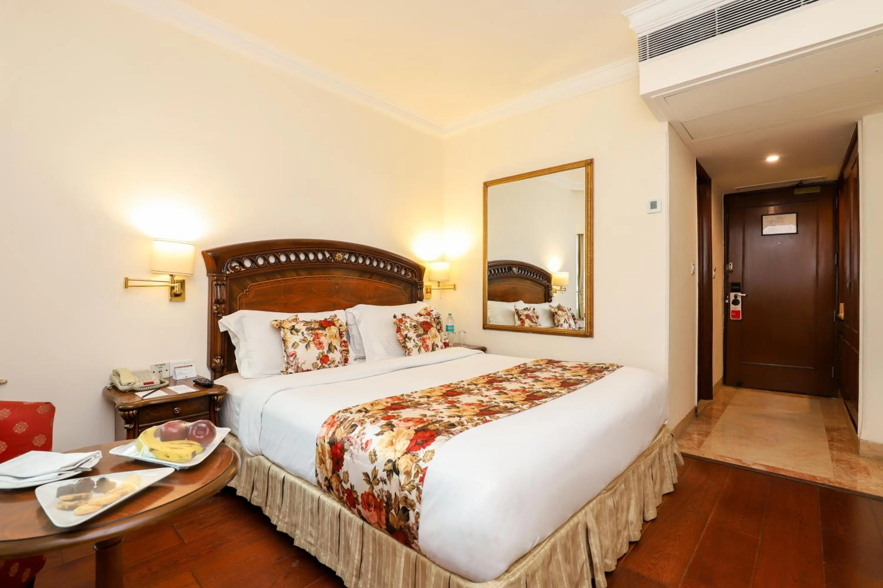 Bed in Hotel The Royal Plaza