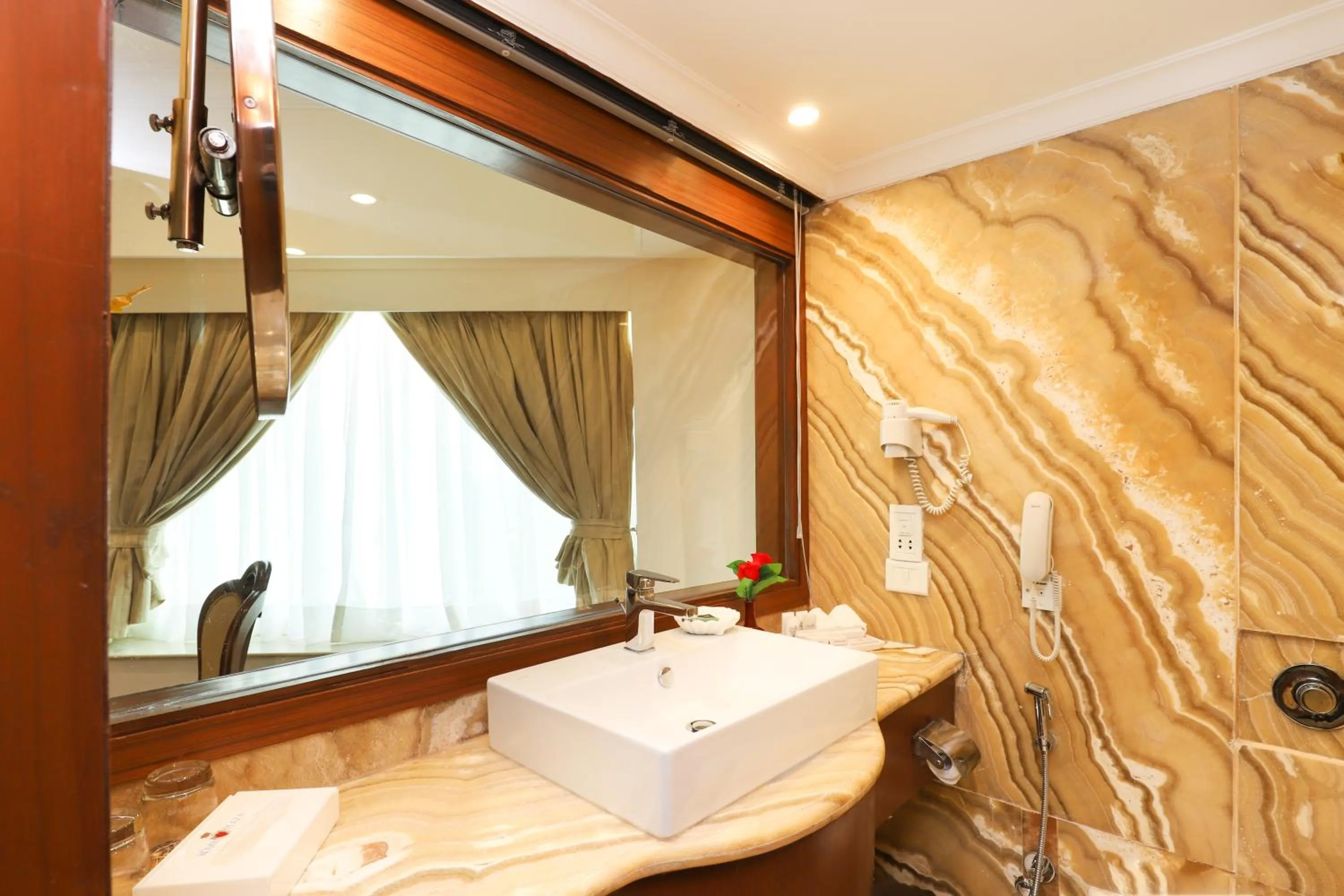 Bed in Hotel The Royal Plaza