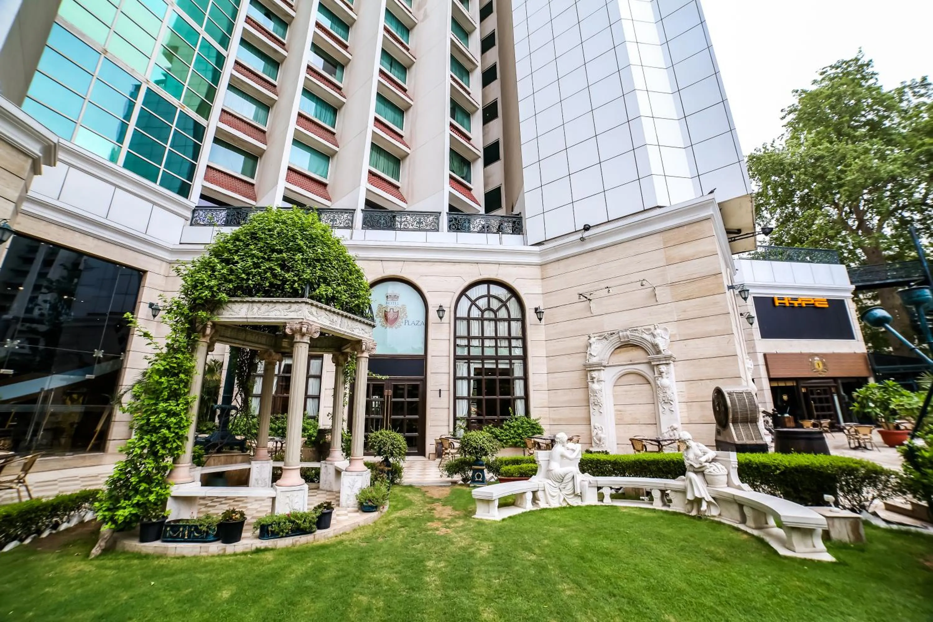 Property building in Hotel The Royal Plaza