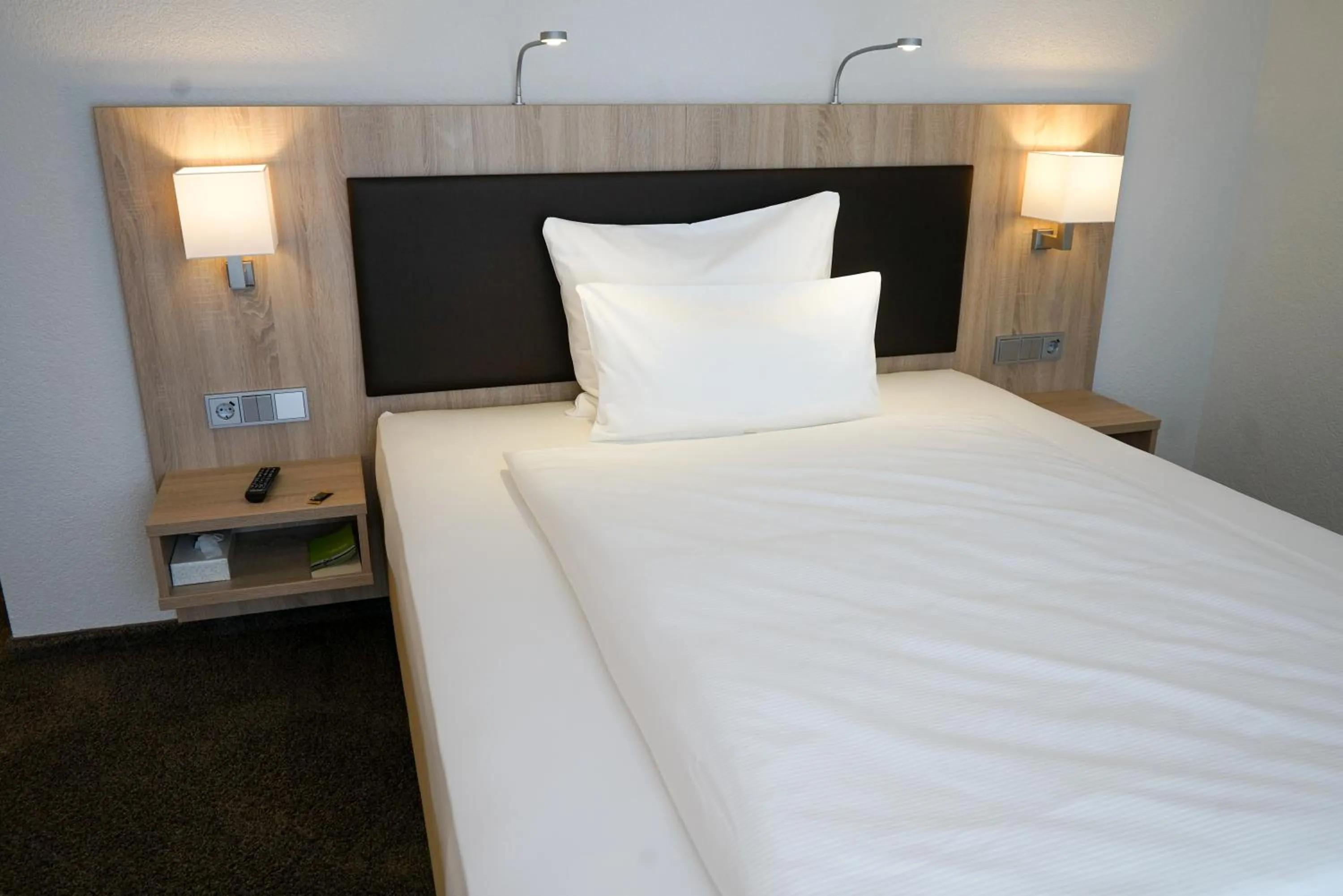 Photo of the whole room, Bed in Hotel Go2Bed Weil am Rhein - Basel