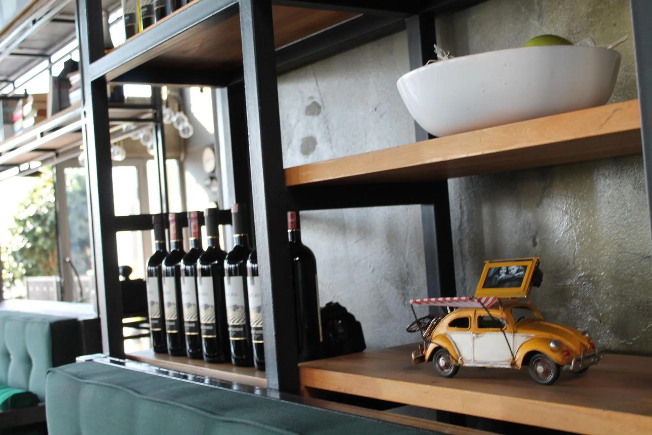 Restaurant/places to eat in Yunus Hotel