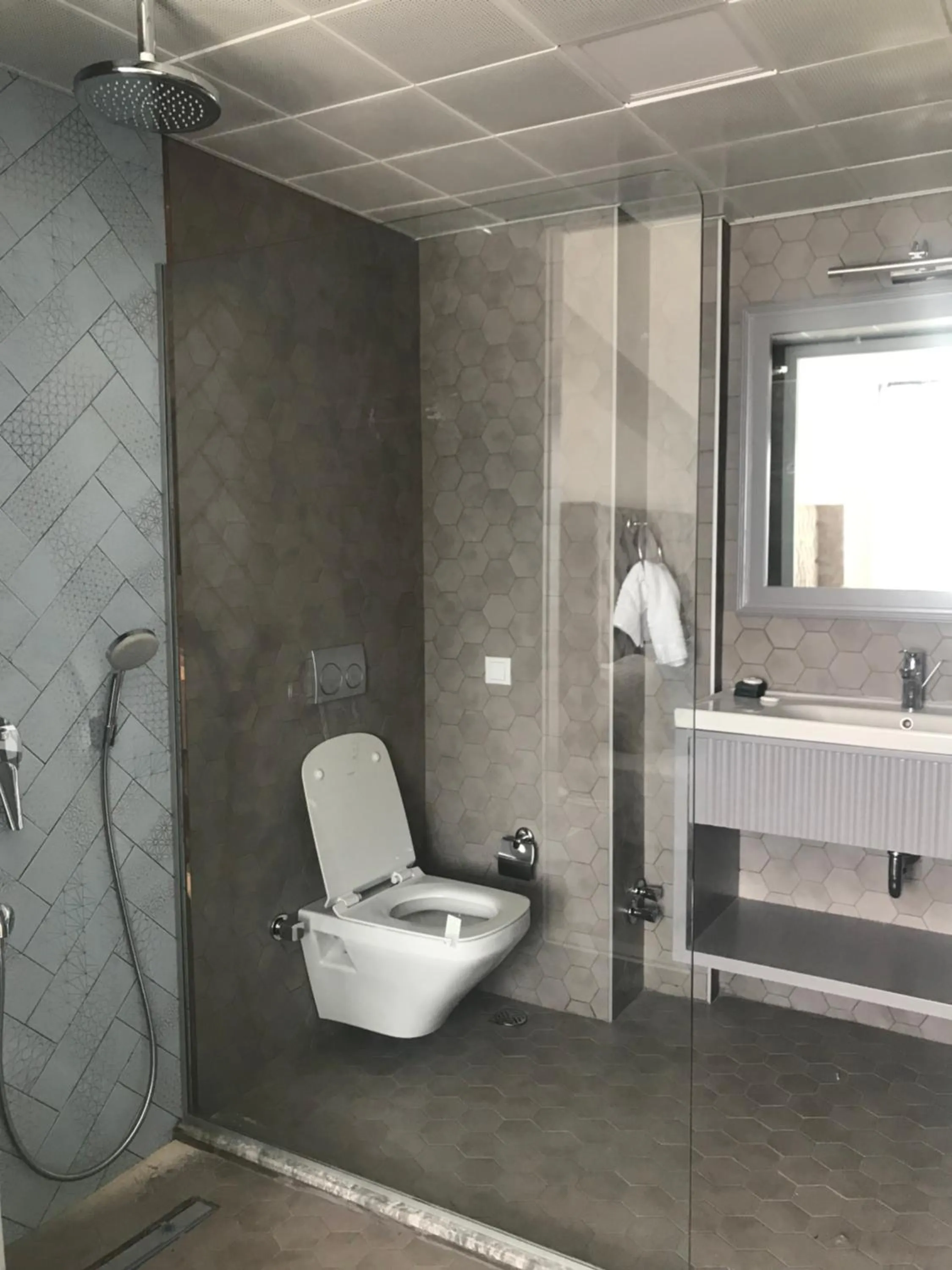 Bathroom in Yunus Hotel