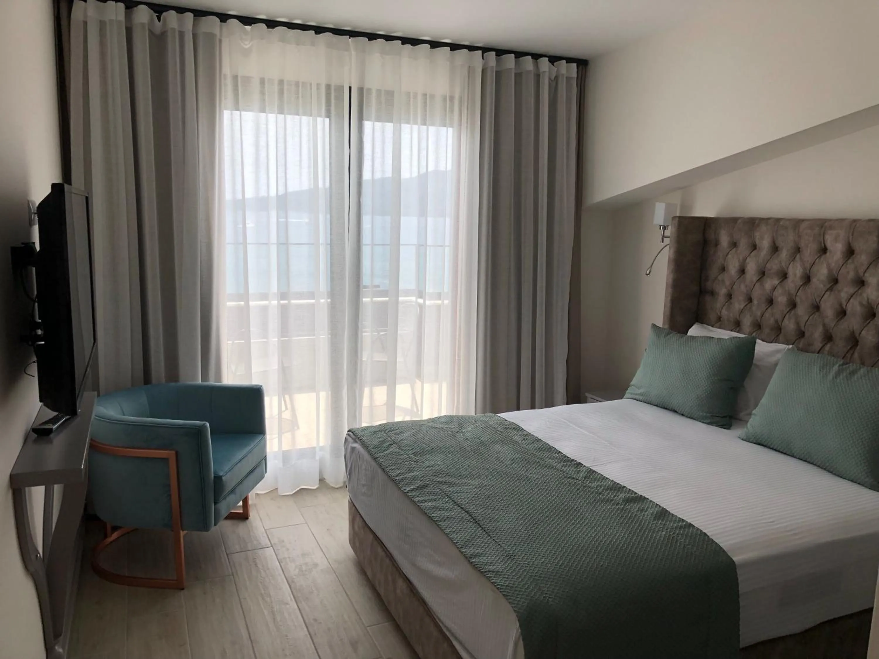 Photo of the whole room in Yunus Hotel