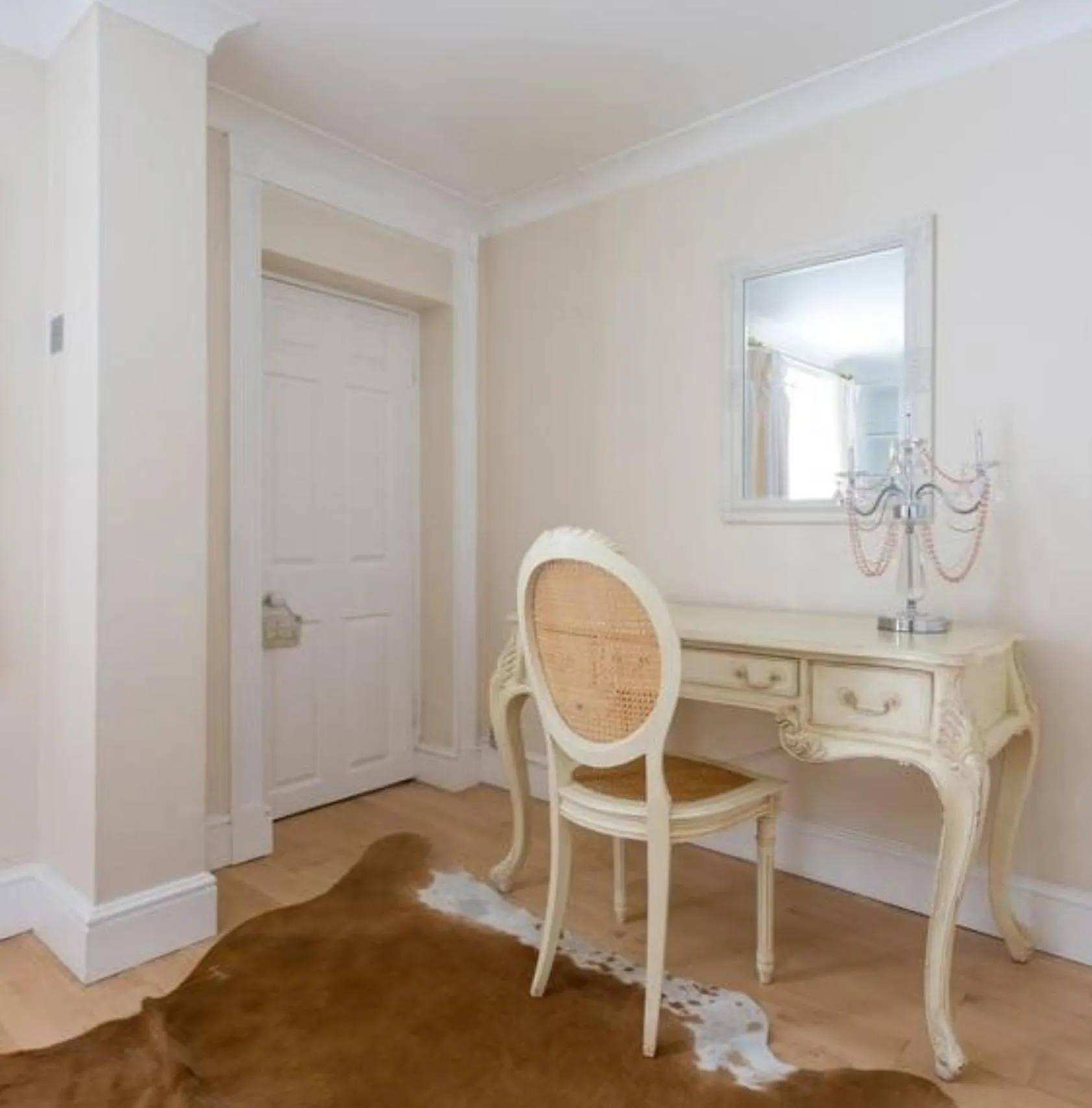 Bedroom in Central London Luxury 3BR Flat Elegant Duplex Gem