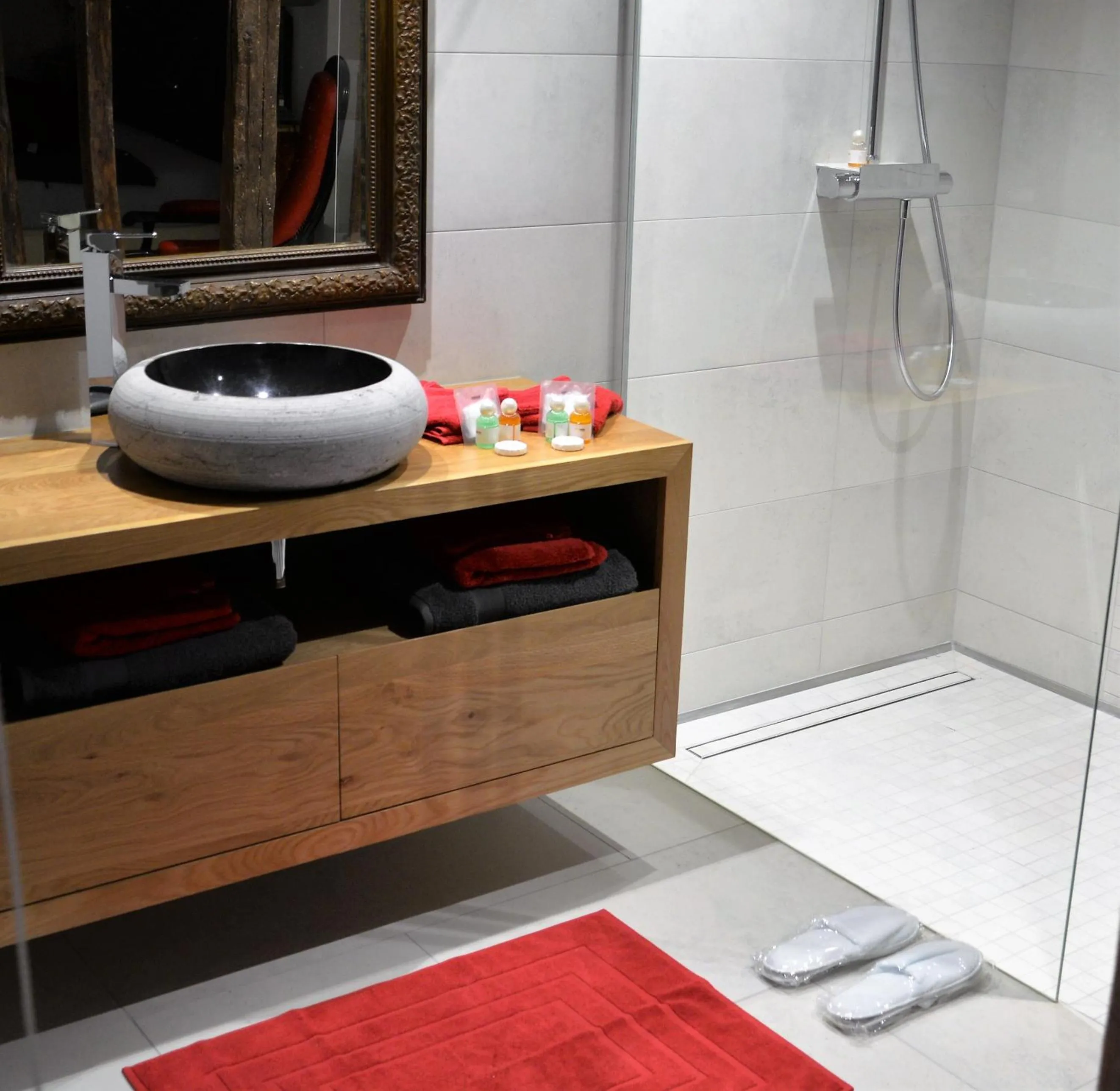 Breakfast in Petit loft de charme proche VERSAILLES SACLAY 30 mn PARIS jardin terrasse parking securisé