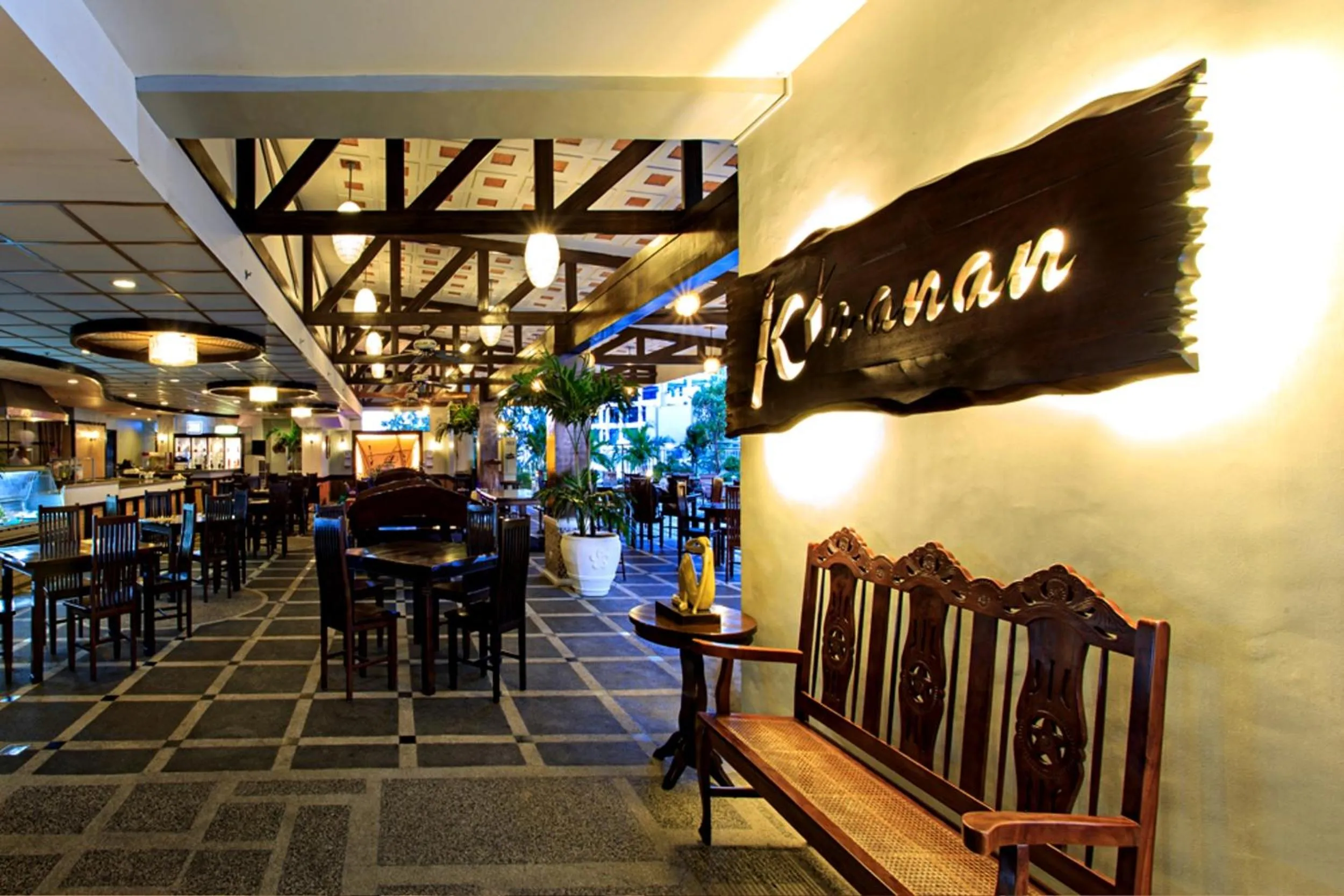 Restaurant/places to eat in Cebu Parklane International Hotel