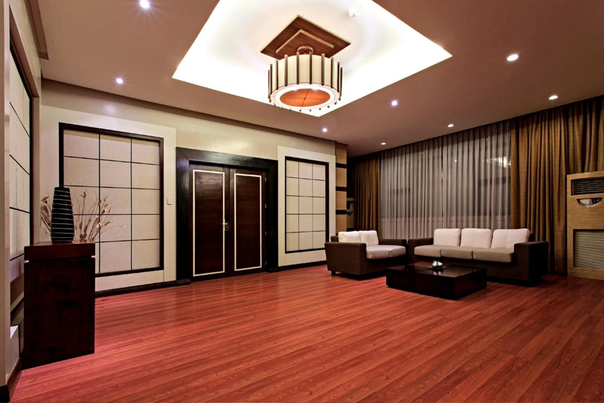 Living room in Cebu Parklane International Hotel