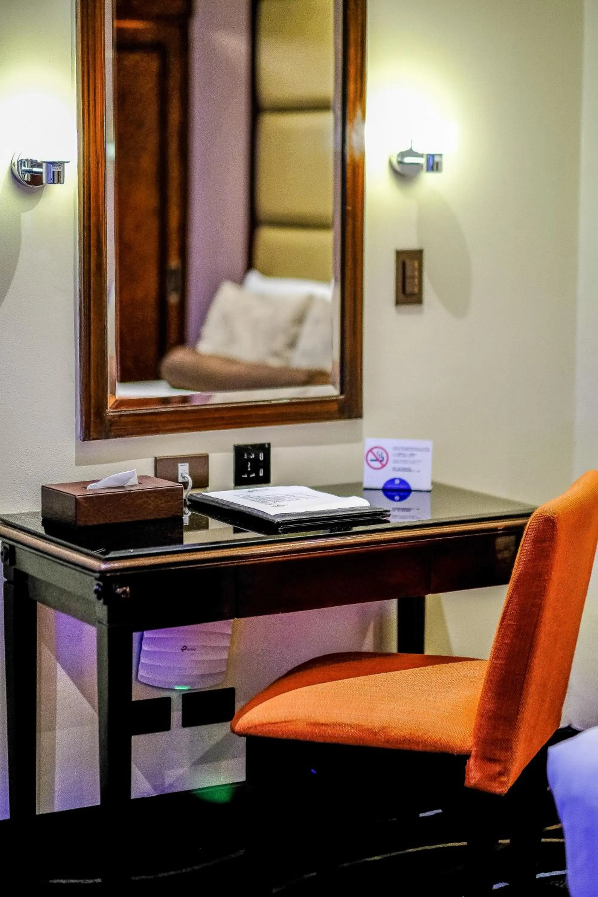 Seating area, Bed in Cebu Parklane International Hotel