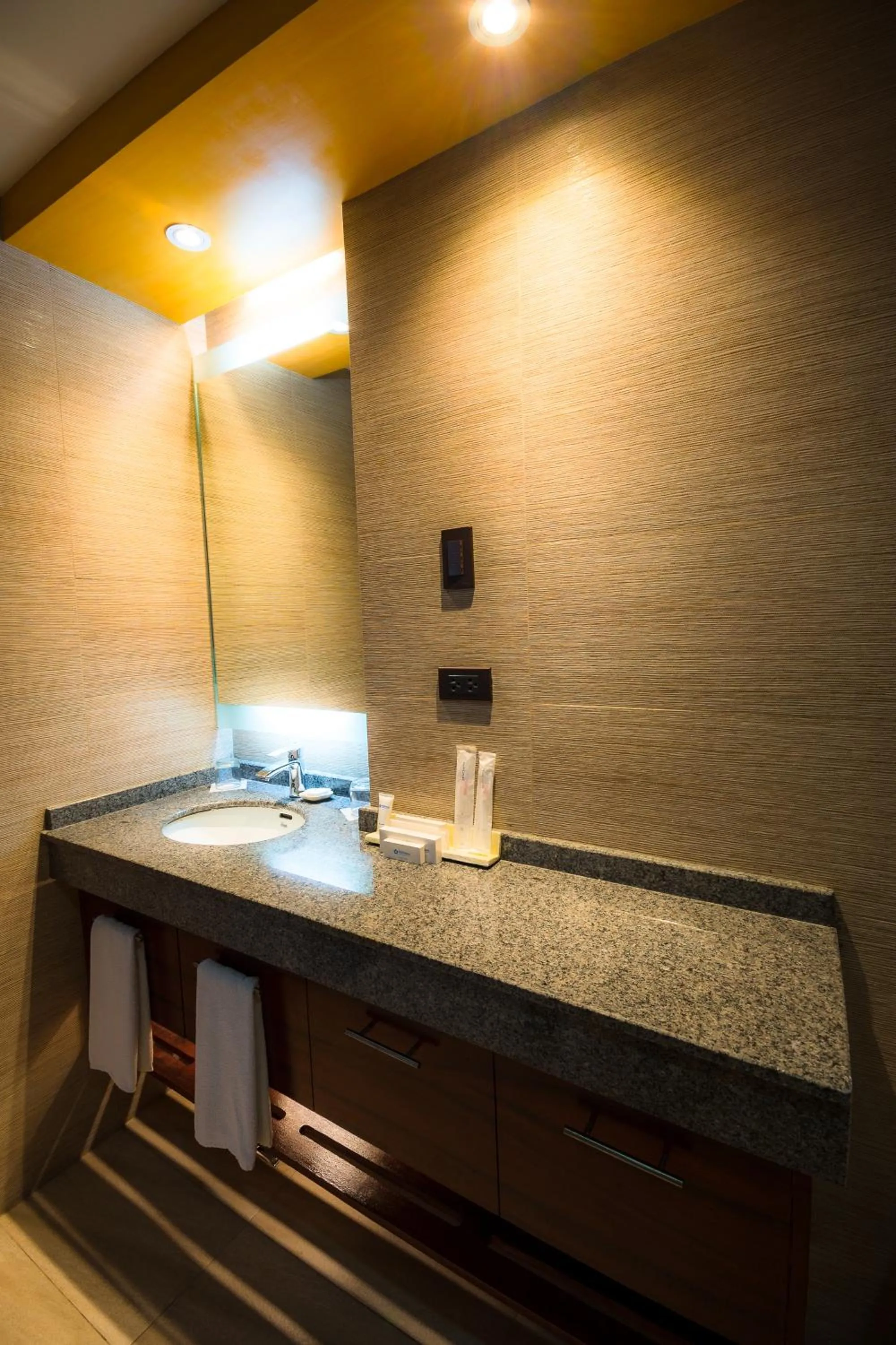 Bathroom in Cebu Parklane International Hotel