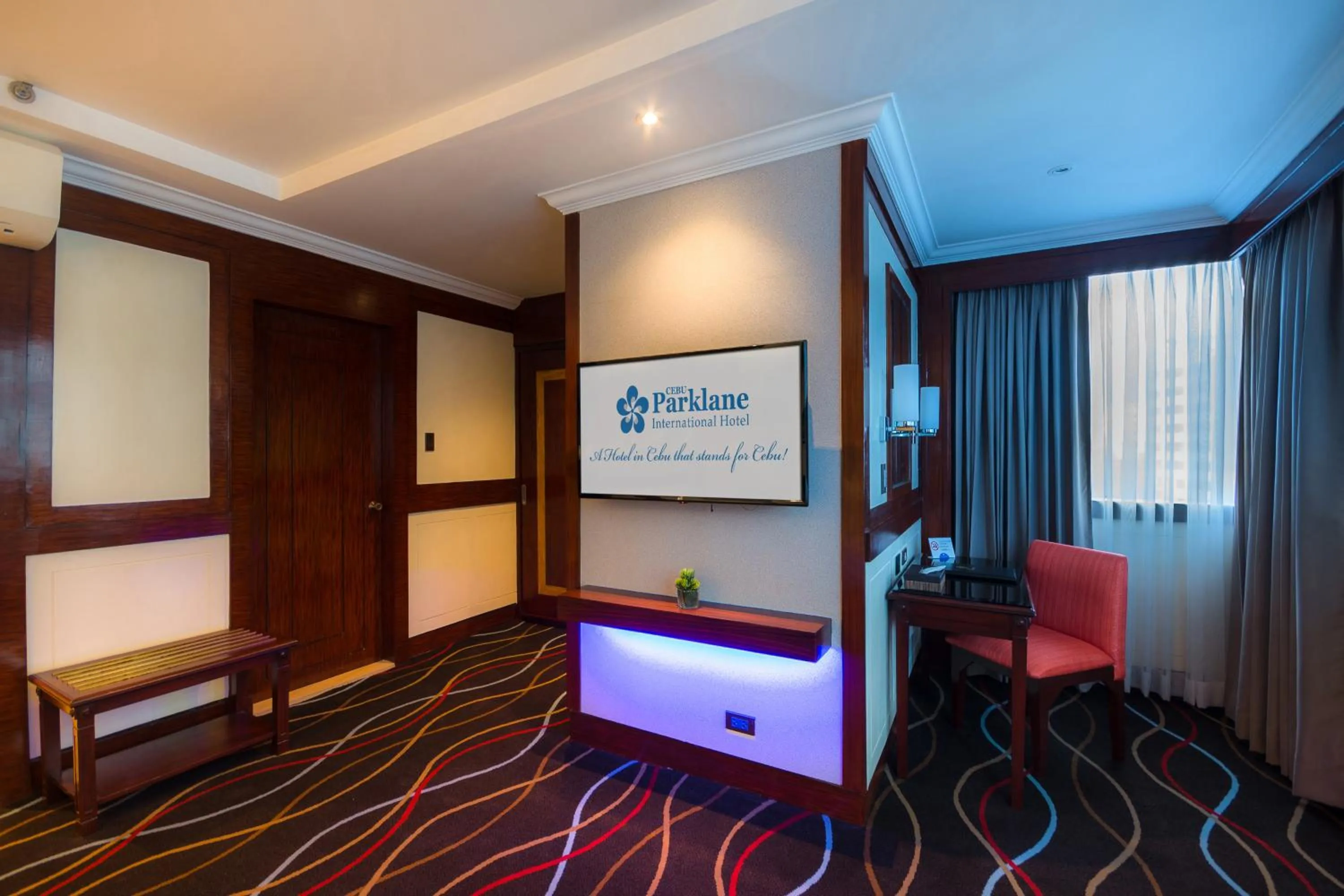 TV and multimedia in Cebu Parklane International Hotel